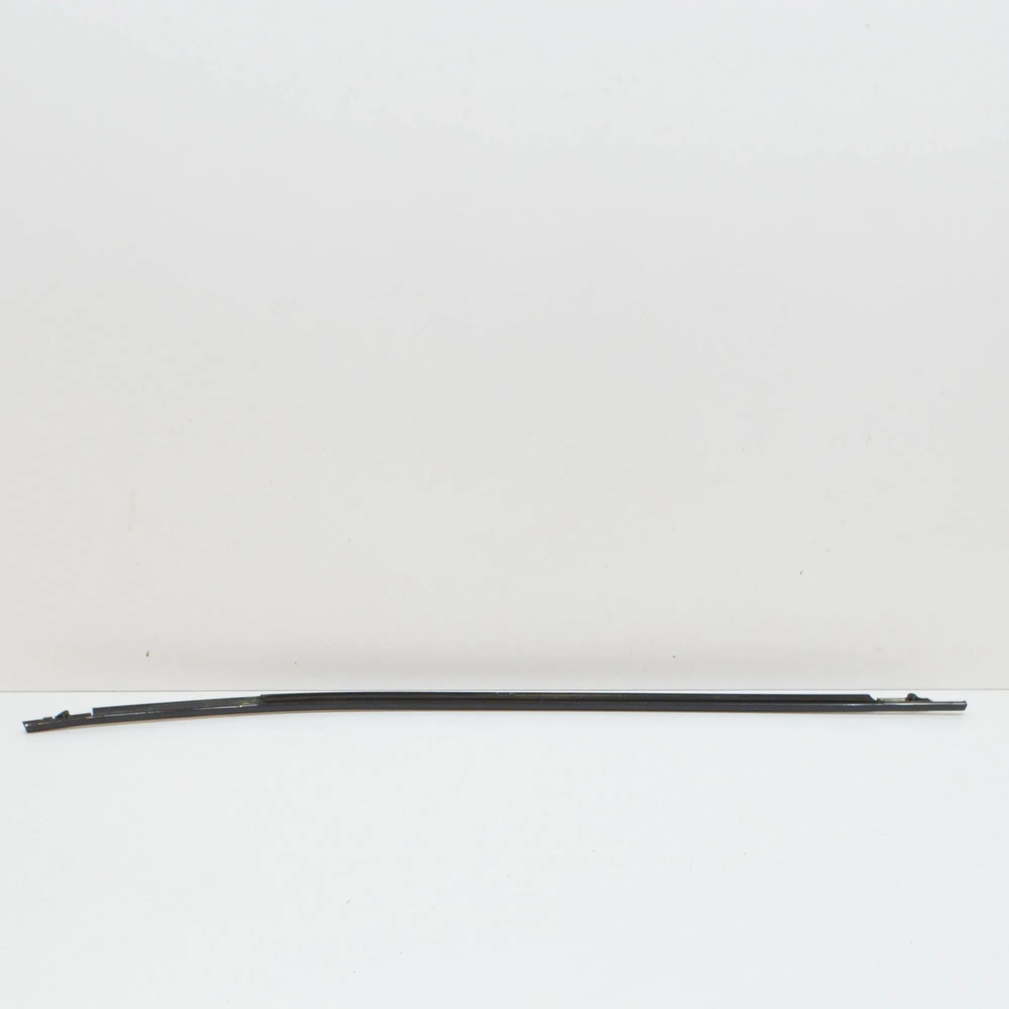 Jaguar I-Pace Door window strip — front left