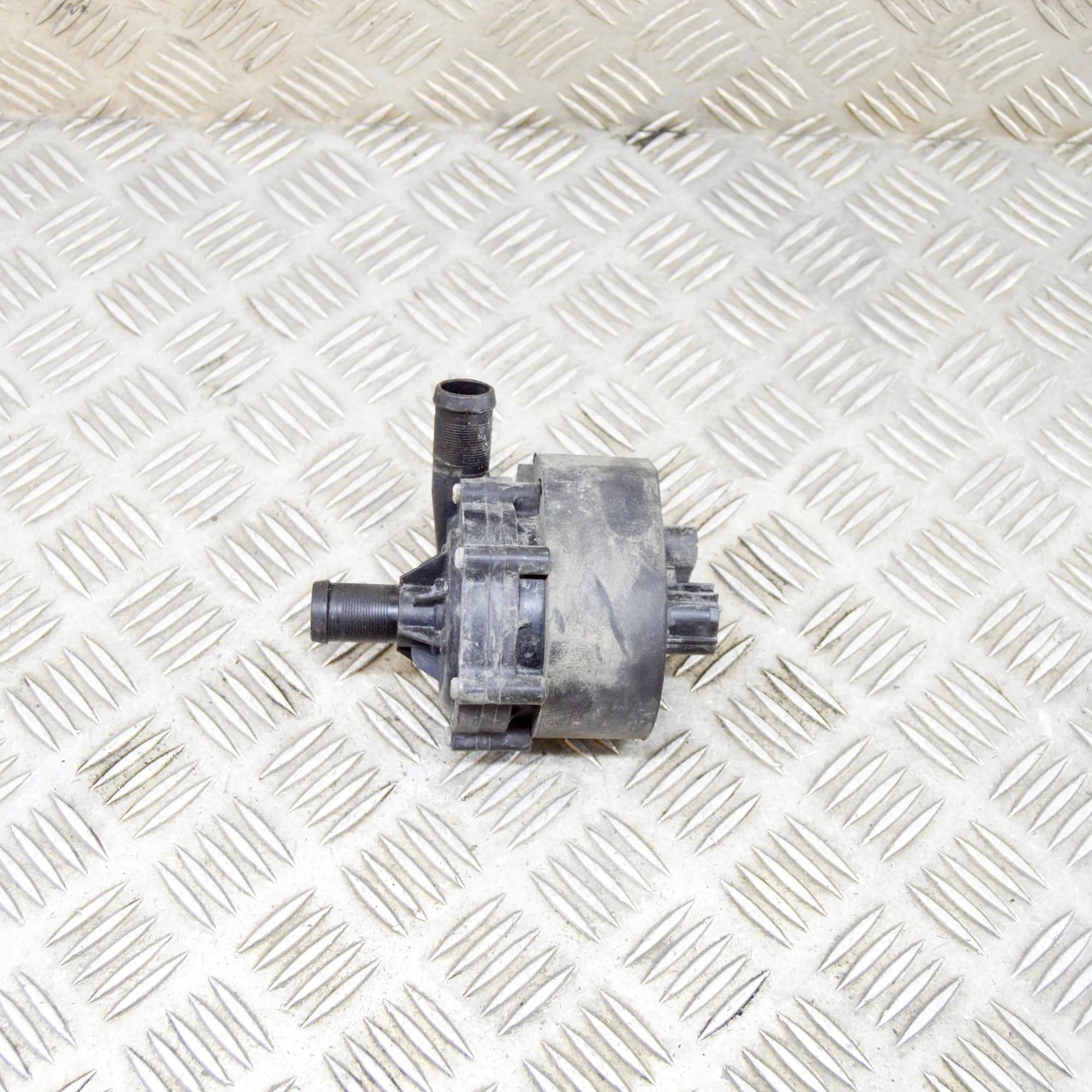 Tesla Model X Auxiliary Water Pump Auxiliary Water Pump — TESLA MODEL X (2013-...)...