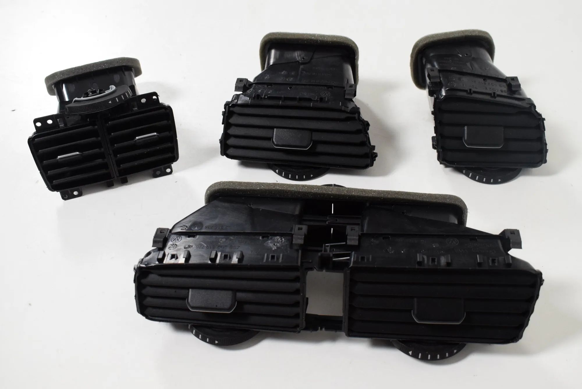 Volkswagen Golf 7 Dashboard Air Vents Dashboard Air Vents — VW GOLF (VII 5G1, BQ1, BE...