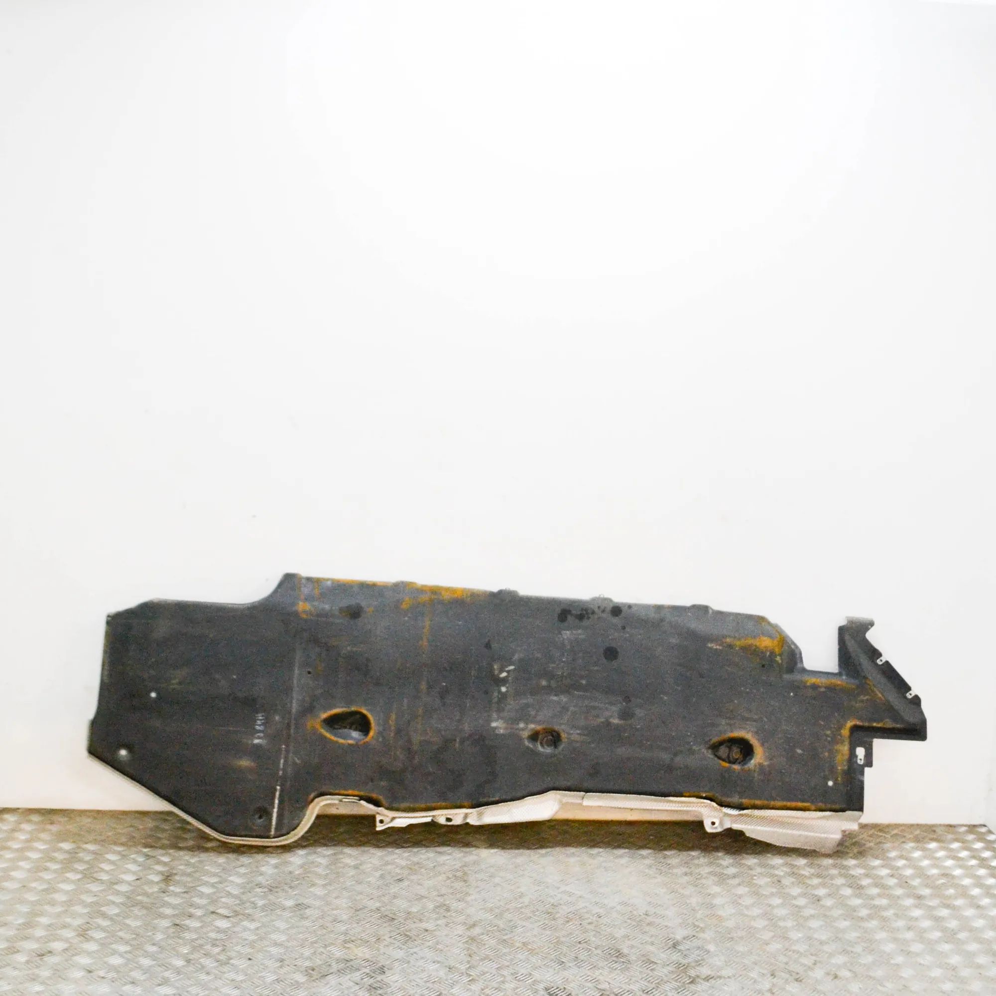 Jaguar E-Pace Underbody cover — right Underbody cover — right — JAGUAR E-PACE (X540) ...