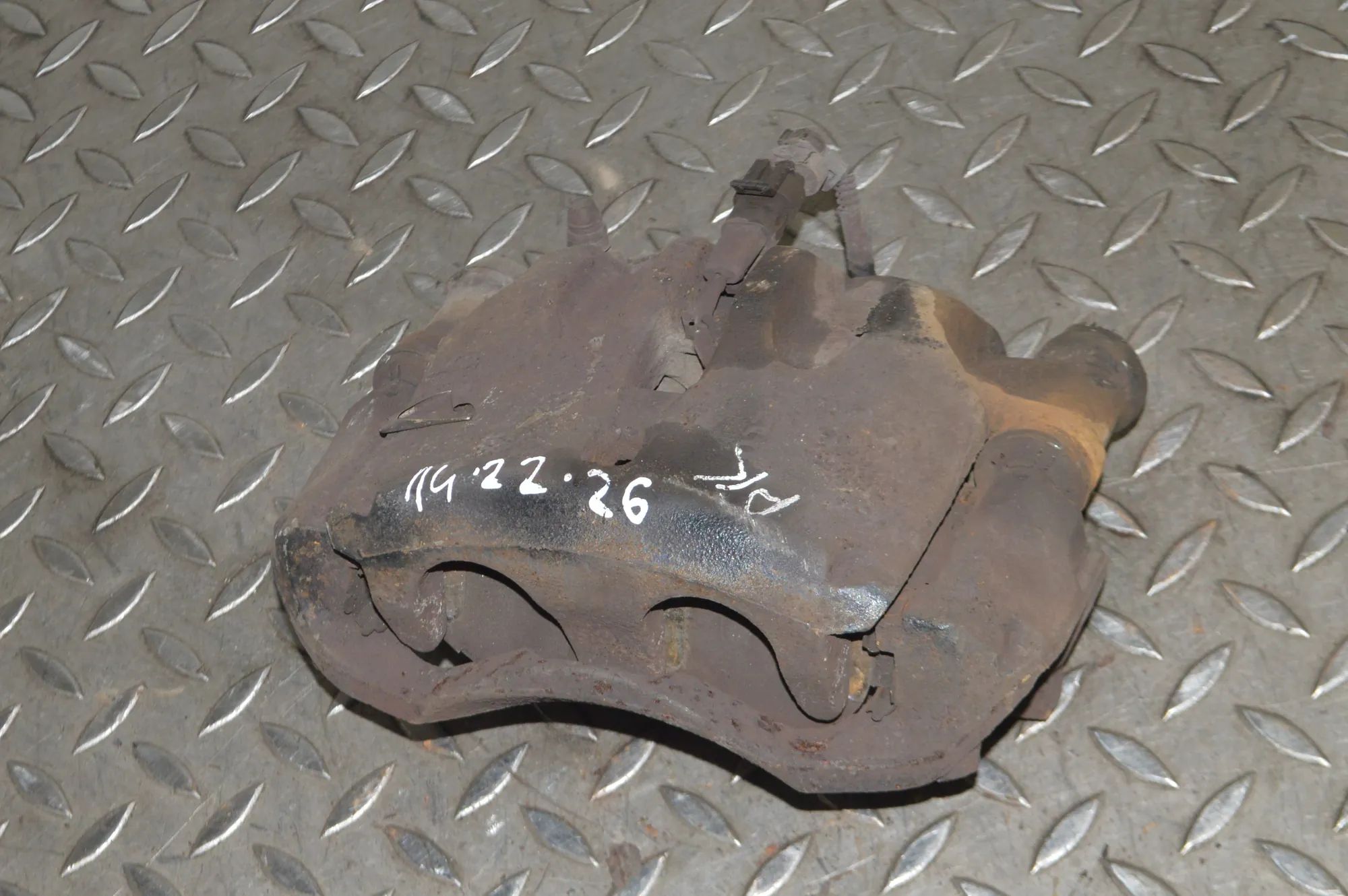 Iveco Daily Brake caliper — front left Brake caliper — front left — IVECO DAILY (VI Va...