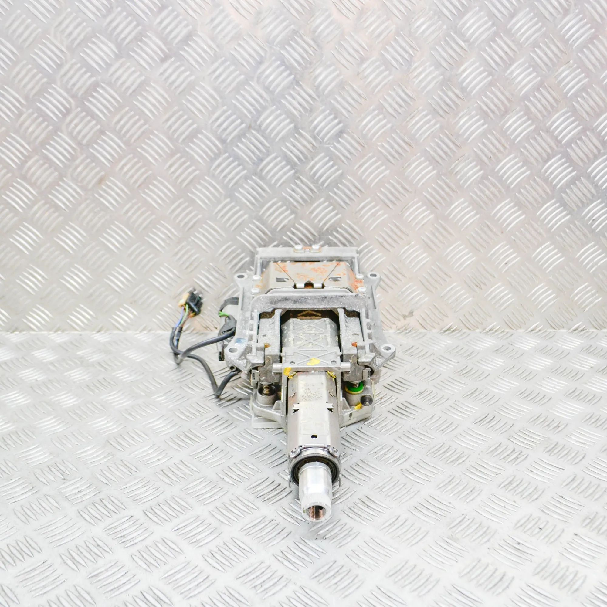 Audi A8 (D3) Steering Column Mechanism Steering Column Mechanism — AUDI A8 (D3 4E2, 4E...