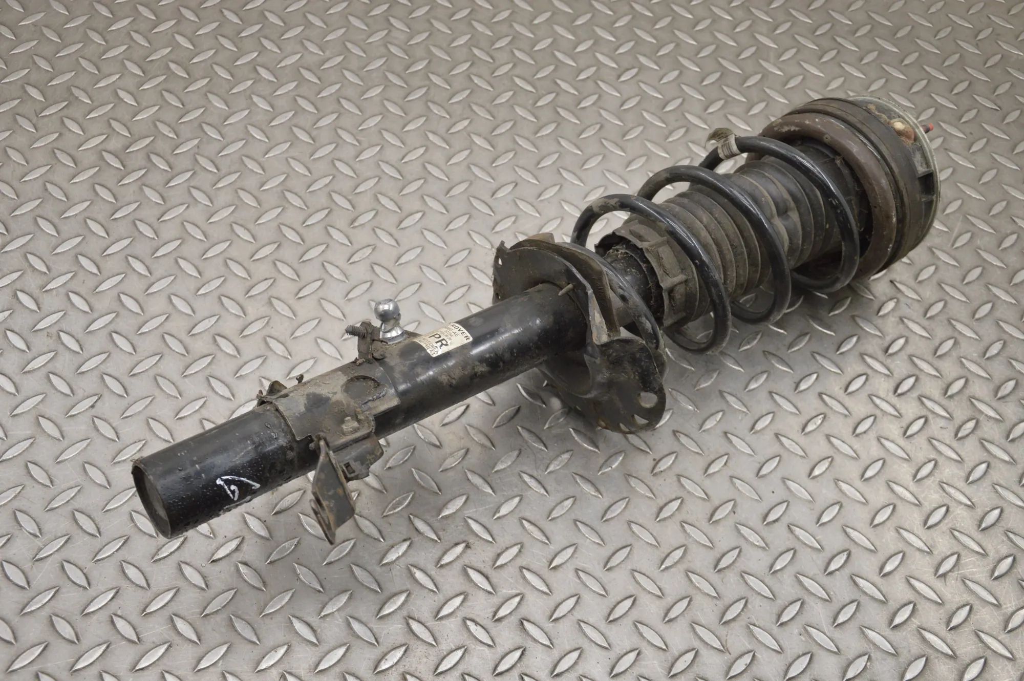 Land Rover Range Rover Evoque Shock absorber — rear right Shock absorber — rear right — LAND ROVER RANGE ...