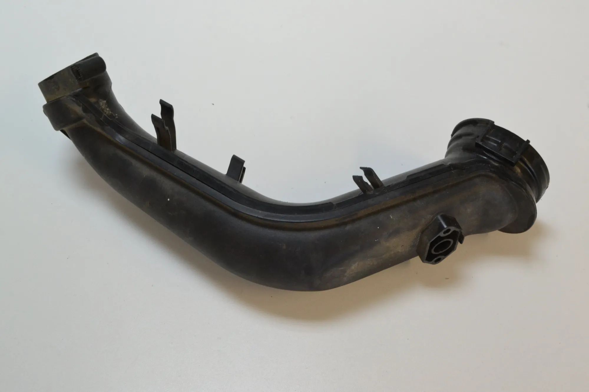 Volkswagen Golf 6 Intercooler hose — left Intercooler hose — left — VW GOLF (VI 5K1) (200...