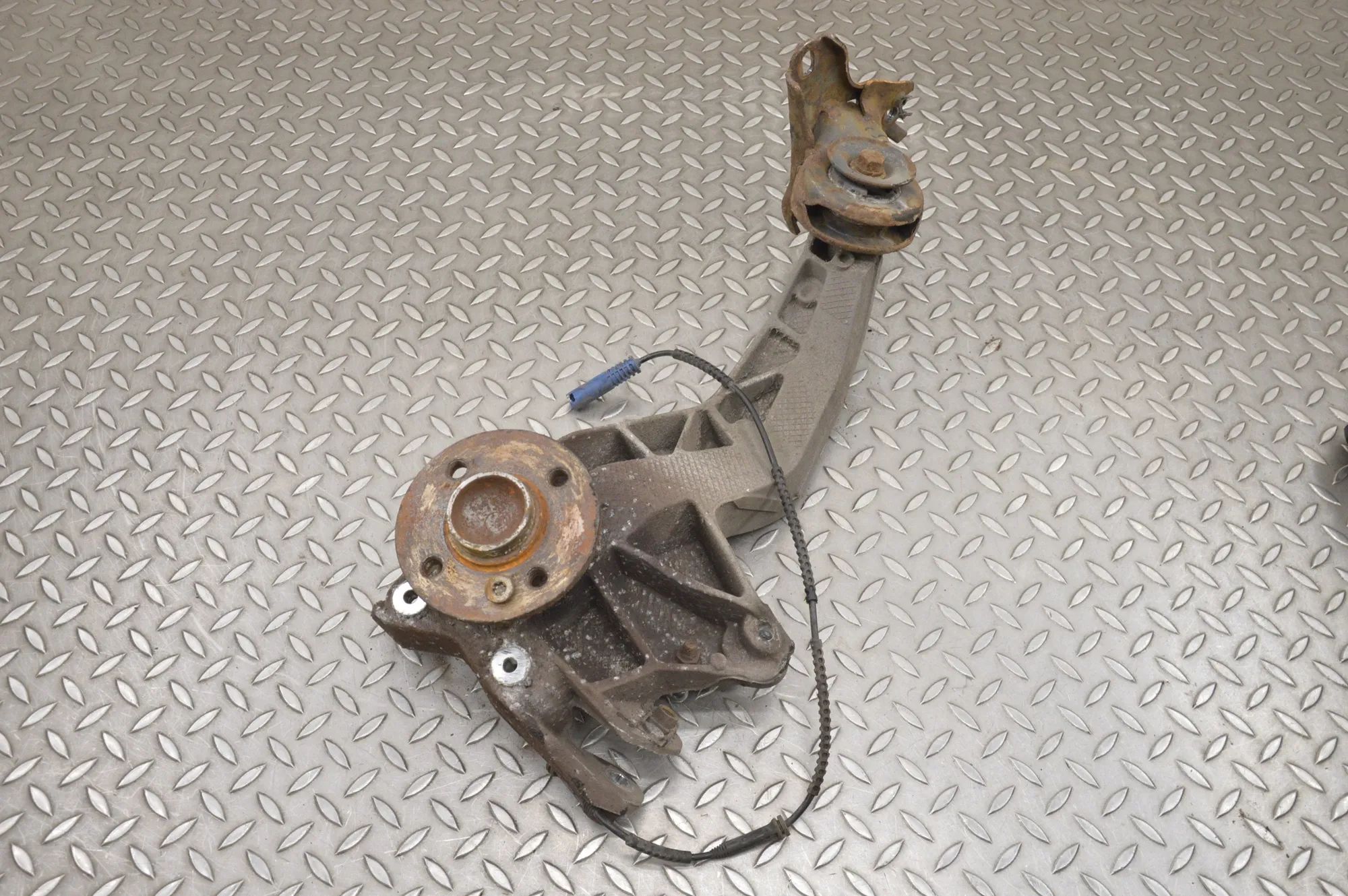 Mini One, Cooper, Clubman (R55 - R59) Rear Right Wheel Hub Rear Right Wheel Hub — MINI COOPER (R56) (2005-...