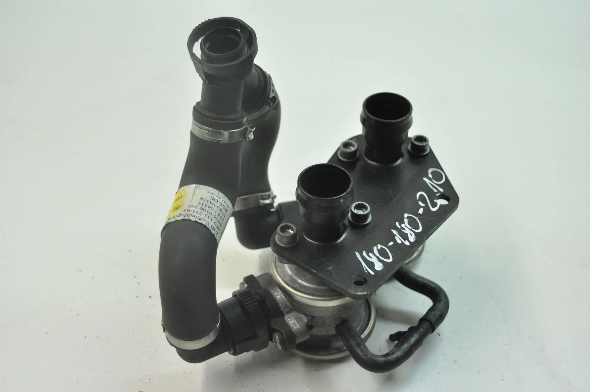 Audi A6 (C6) EGR Valve EGR valve — AUDI A6 (4F2, C6) (2004-2011) — 06A...