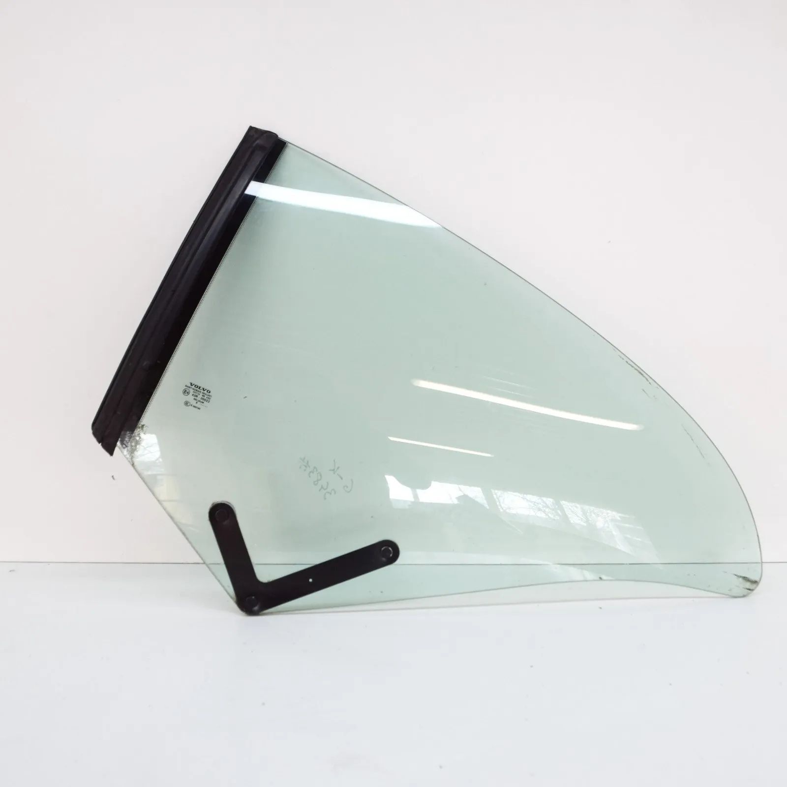Volvo C70 Rear Left Quarter Window Rear Left Quarter Window — VOLVO C70 (II Cabrio...