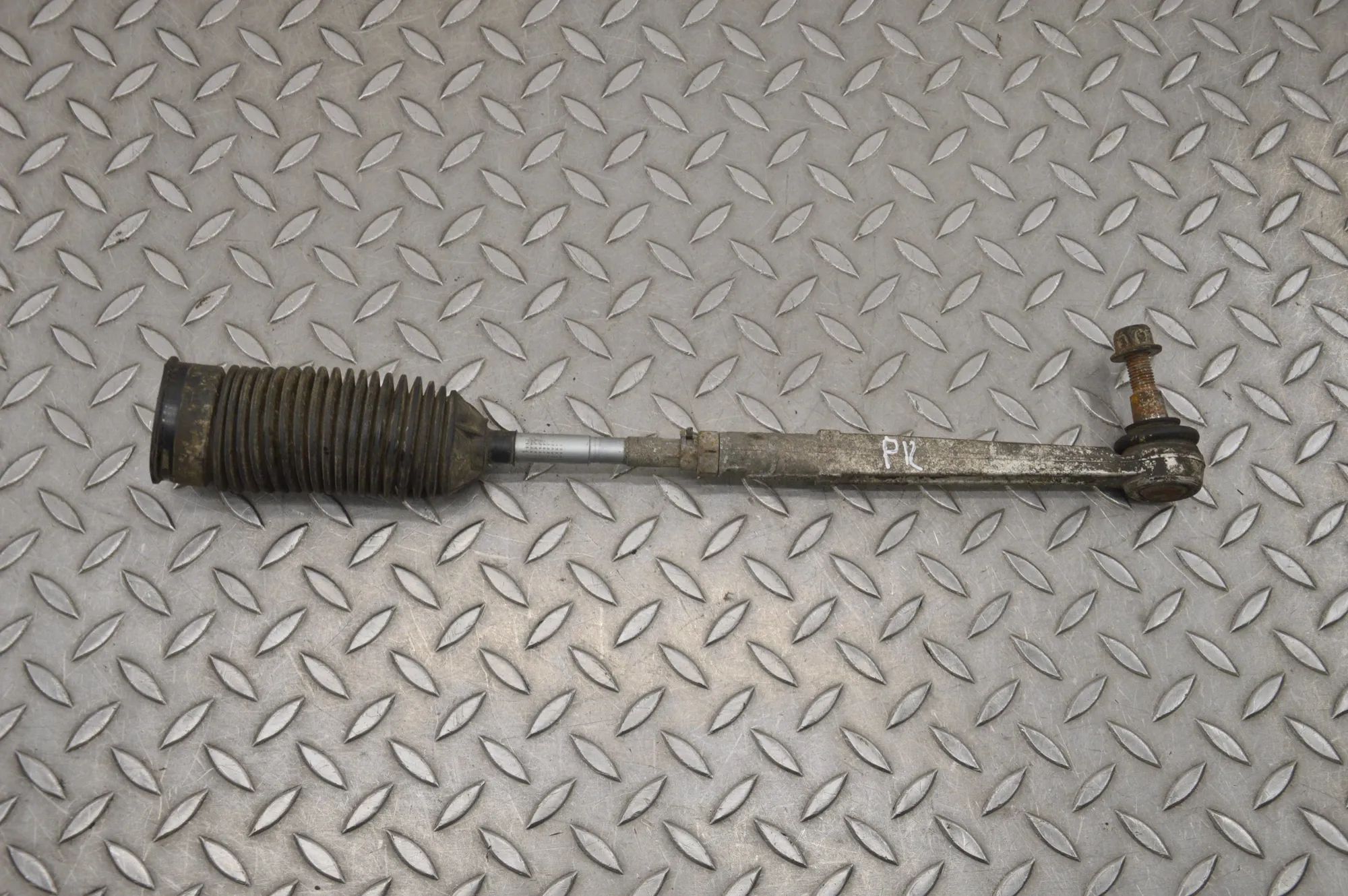 Porsche Boxster (986) Steering tie rod — left