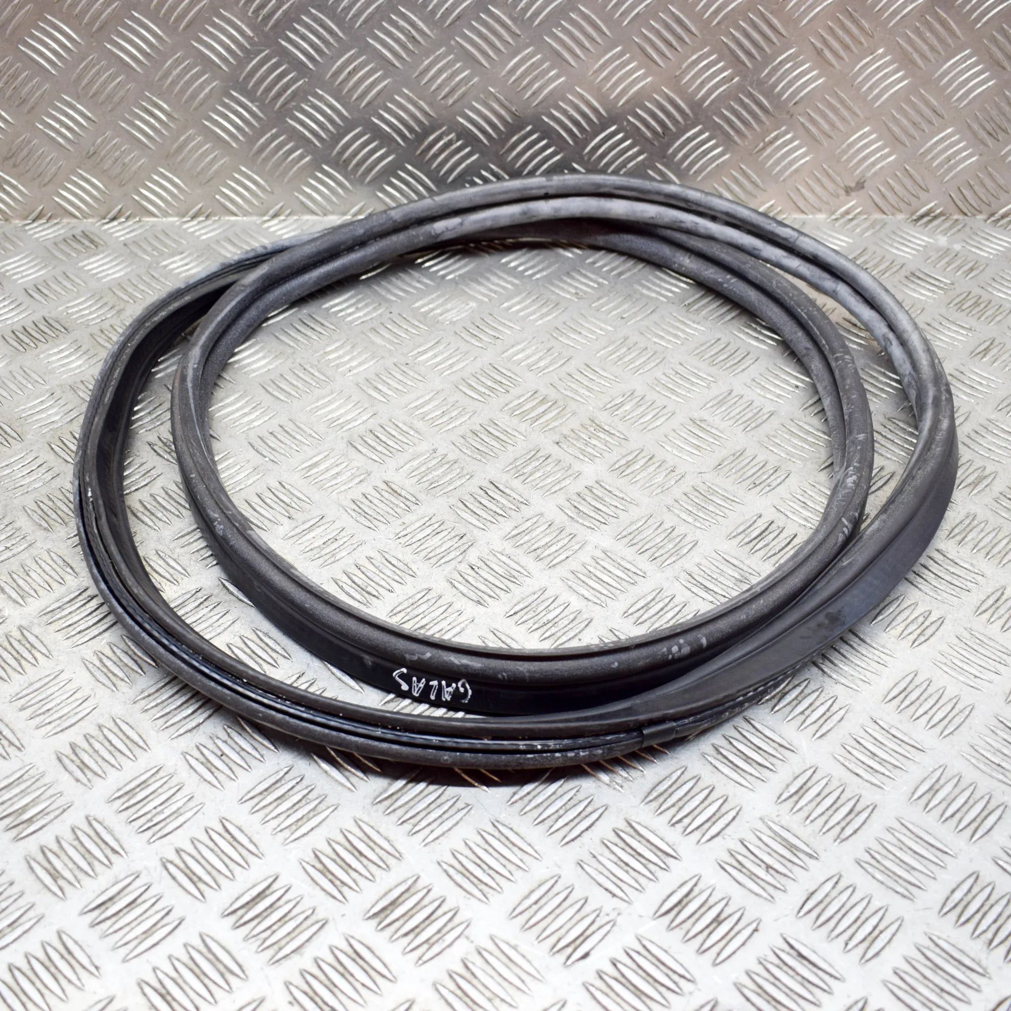 Porsche Boxster (986) Tailgate rubber seal