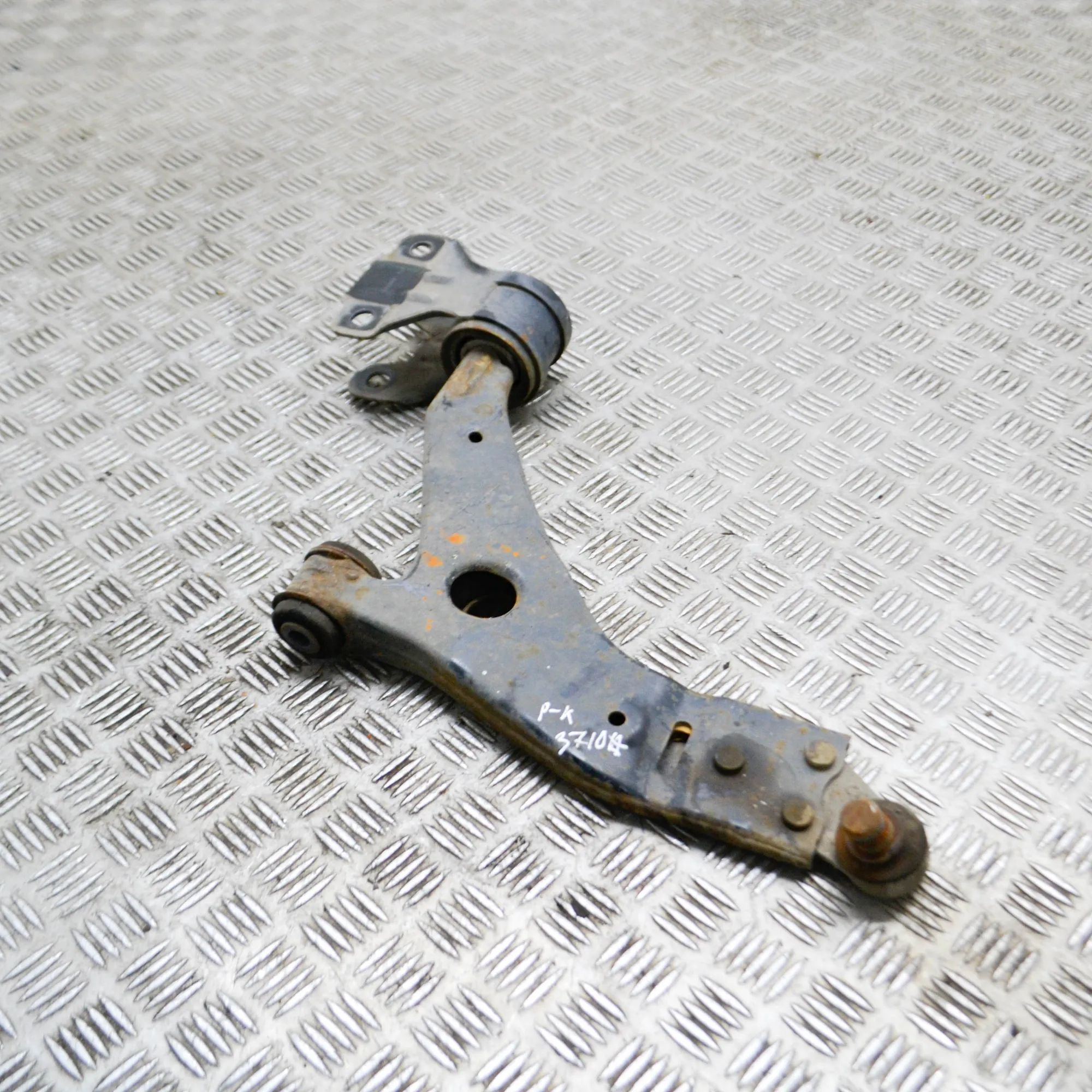 Ford Kuga Front Left Lower Control Arm Front Left Lower Control Arm — FORD KUGA (II DM...