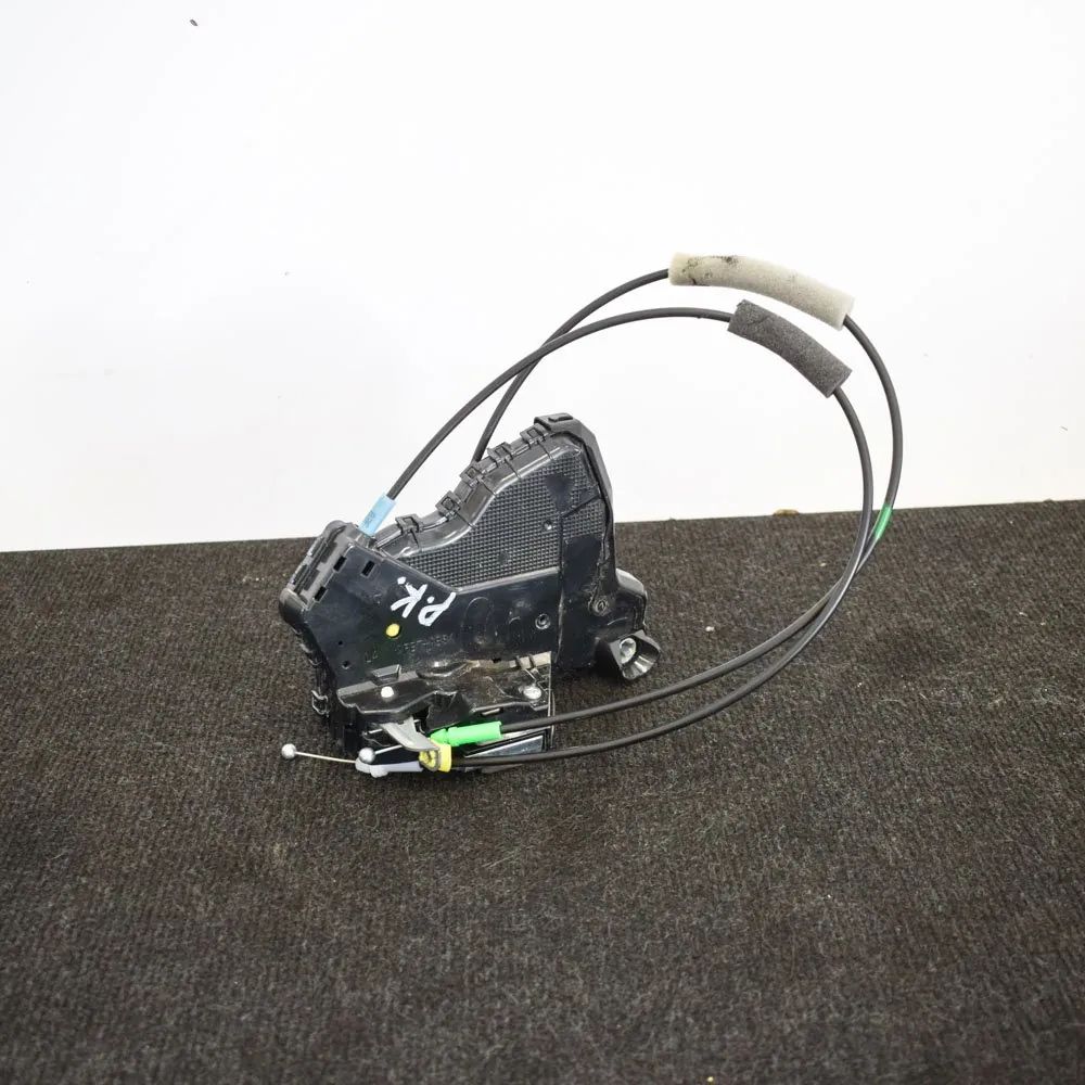 Toyota RAV4 (XA40) Door lock — front left Door lock — front left — TOYOTA RAV (4 IV _A4_)...
