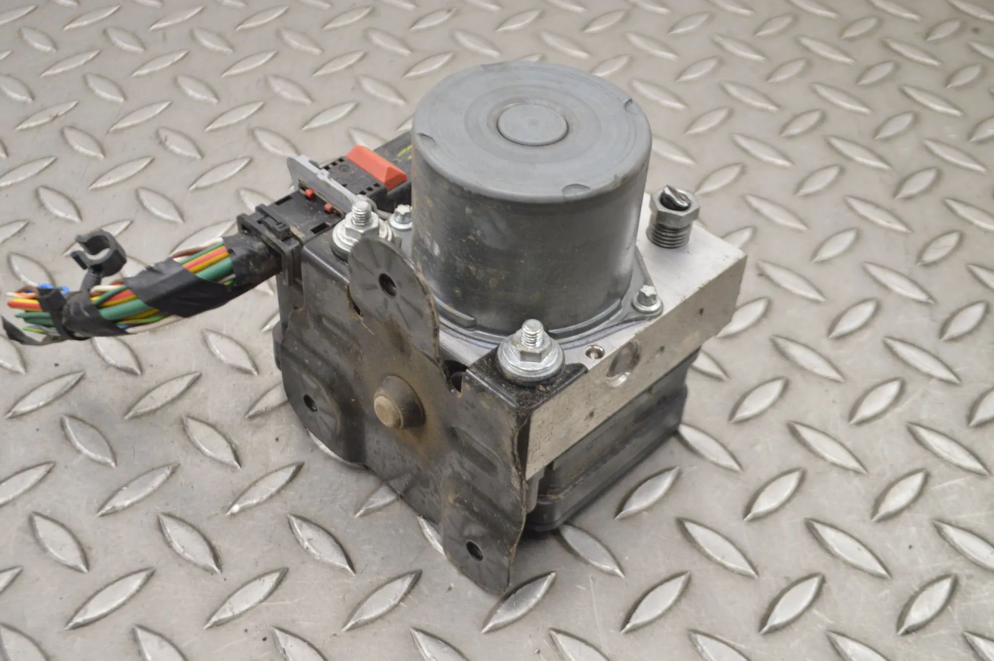Jaguar XE ABS Hydraulipumppu ABS Pump — JAGUAR XE (X760) (2015-...) — HX73-1...