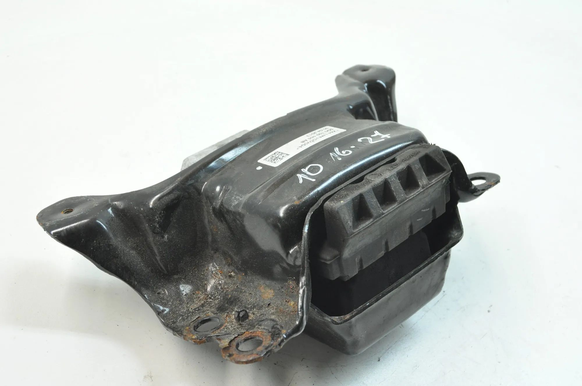 Audi A3 (8V) Left Side Engine Mount Left Side Engine Mount — AUDI A3 (8V1, 8VK) (20...
