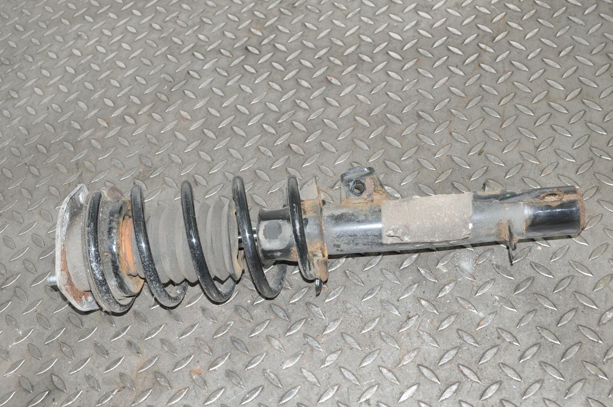 Mini Countryman, Paceman (R60 / R61) Shock absorber — front right Shock absorber — front right — MINI COUNTRYMAN ...