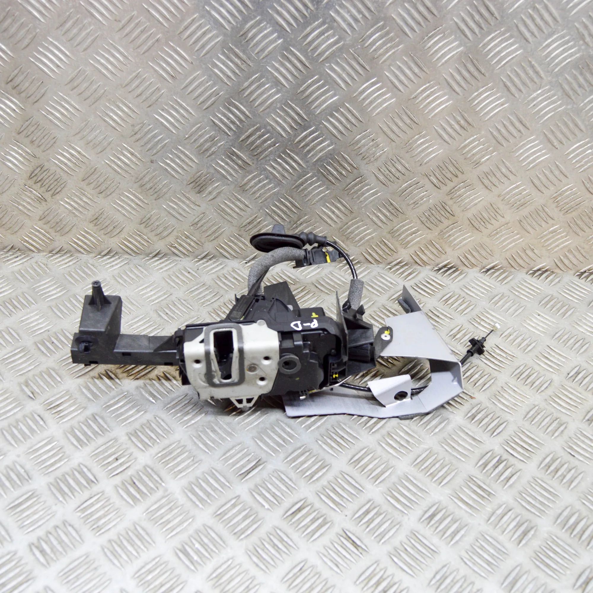 Ford Fiesta Door lock — front right Door lock — front right — FORD FIESTA (VII) (20...