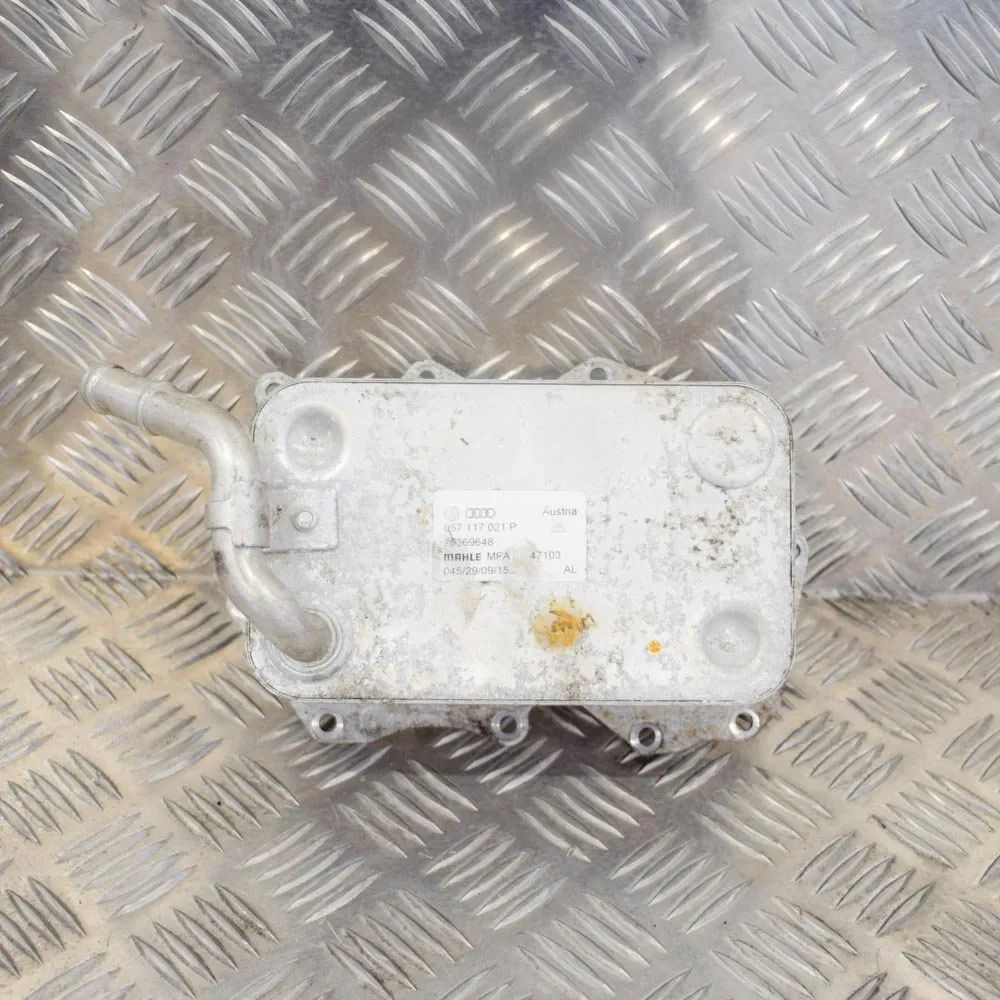 Porsche Cayenne Oil cooler Oil Cooler — PORSCHE CAYENNE (92A) (2010-...) —...