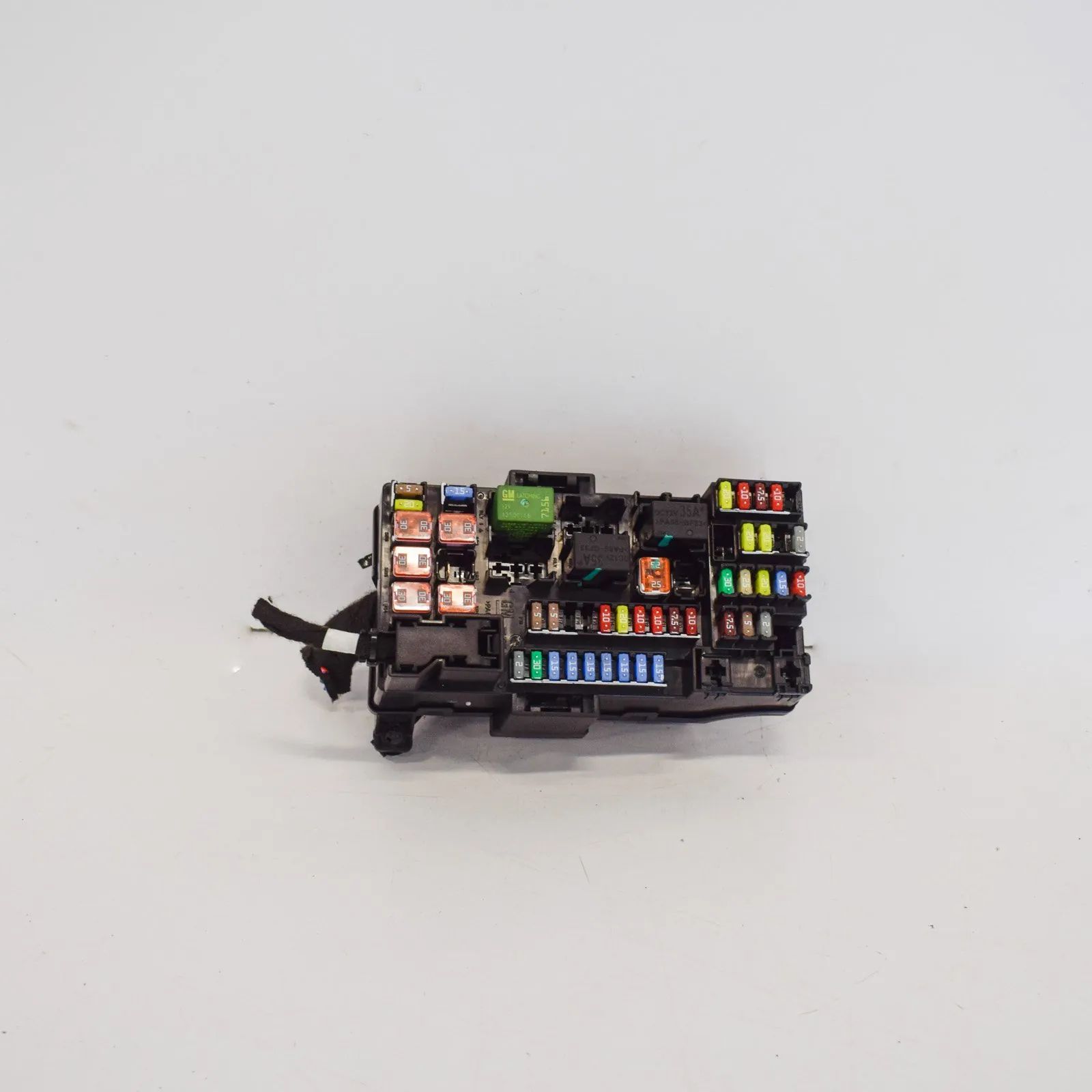 Opel Mokka (A) Fuse box