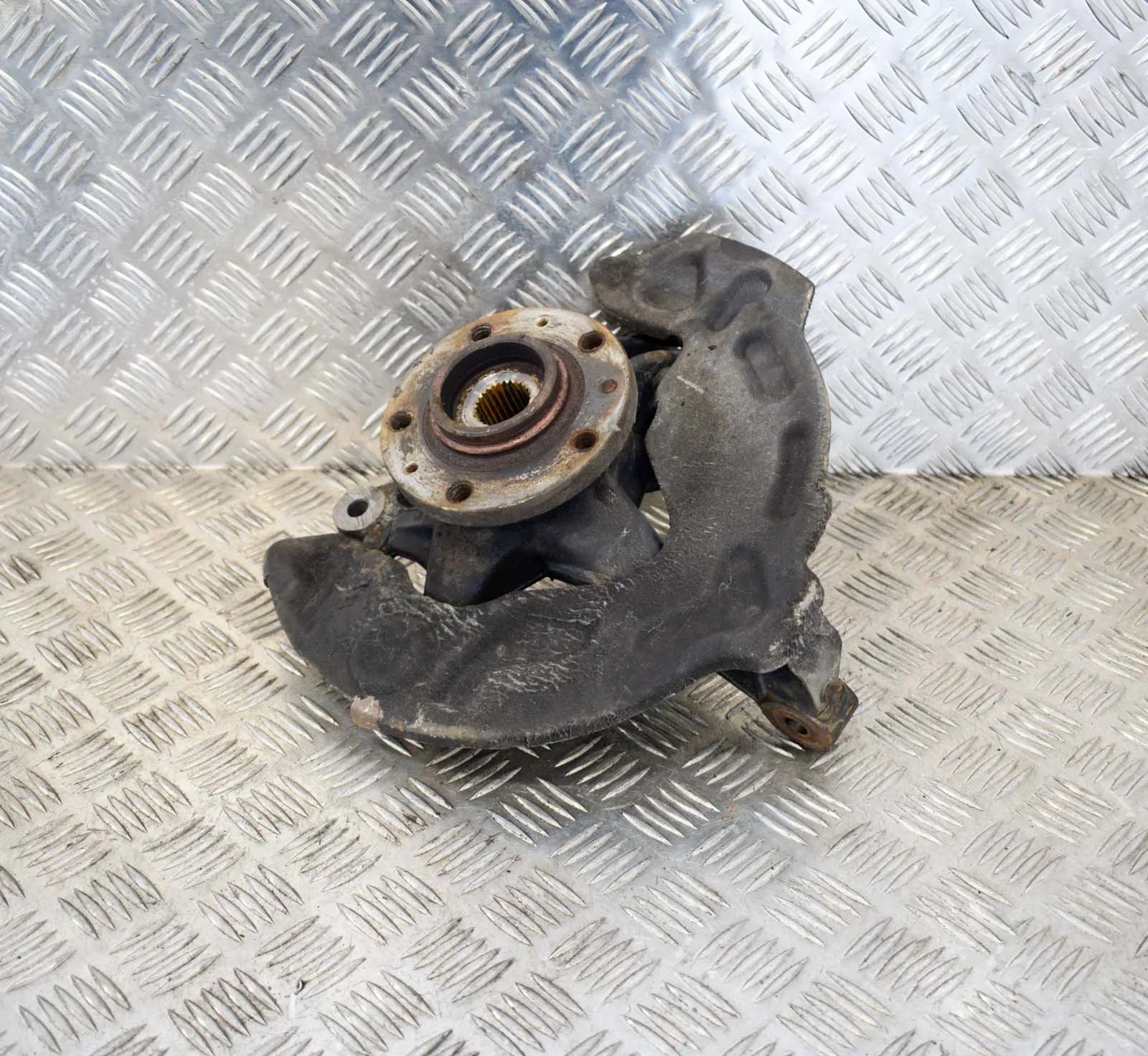 Peugeot 508 Front Left Wheel Hub Front Left Wheel Hub — PEUGEOT 508 (SW) (2010-2...