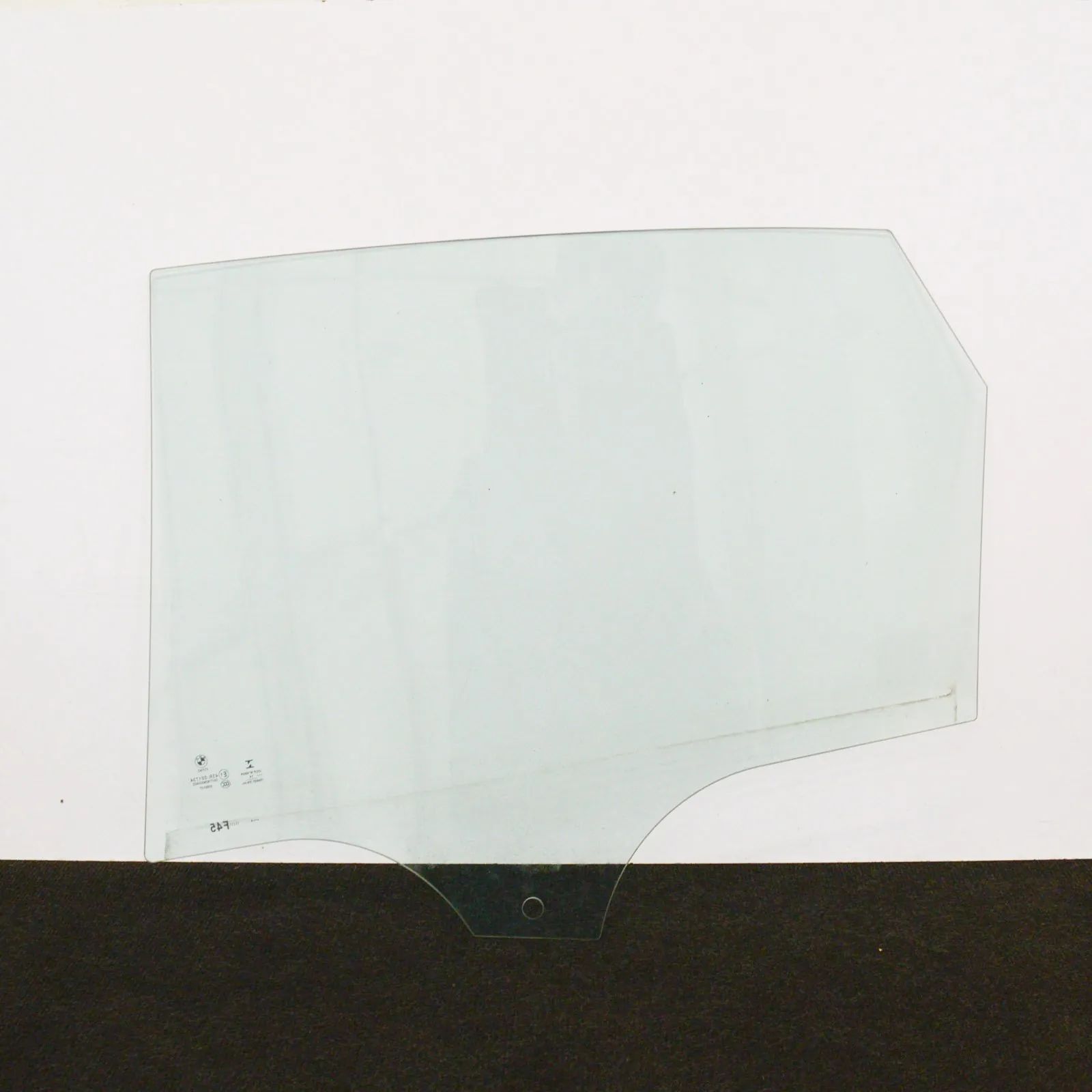 BMW 2 (F22 / F23) Right rear door window Right rear door window — BMW 2 SERIES (Active T...