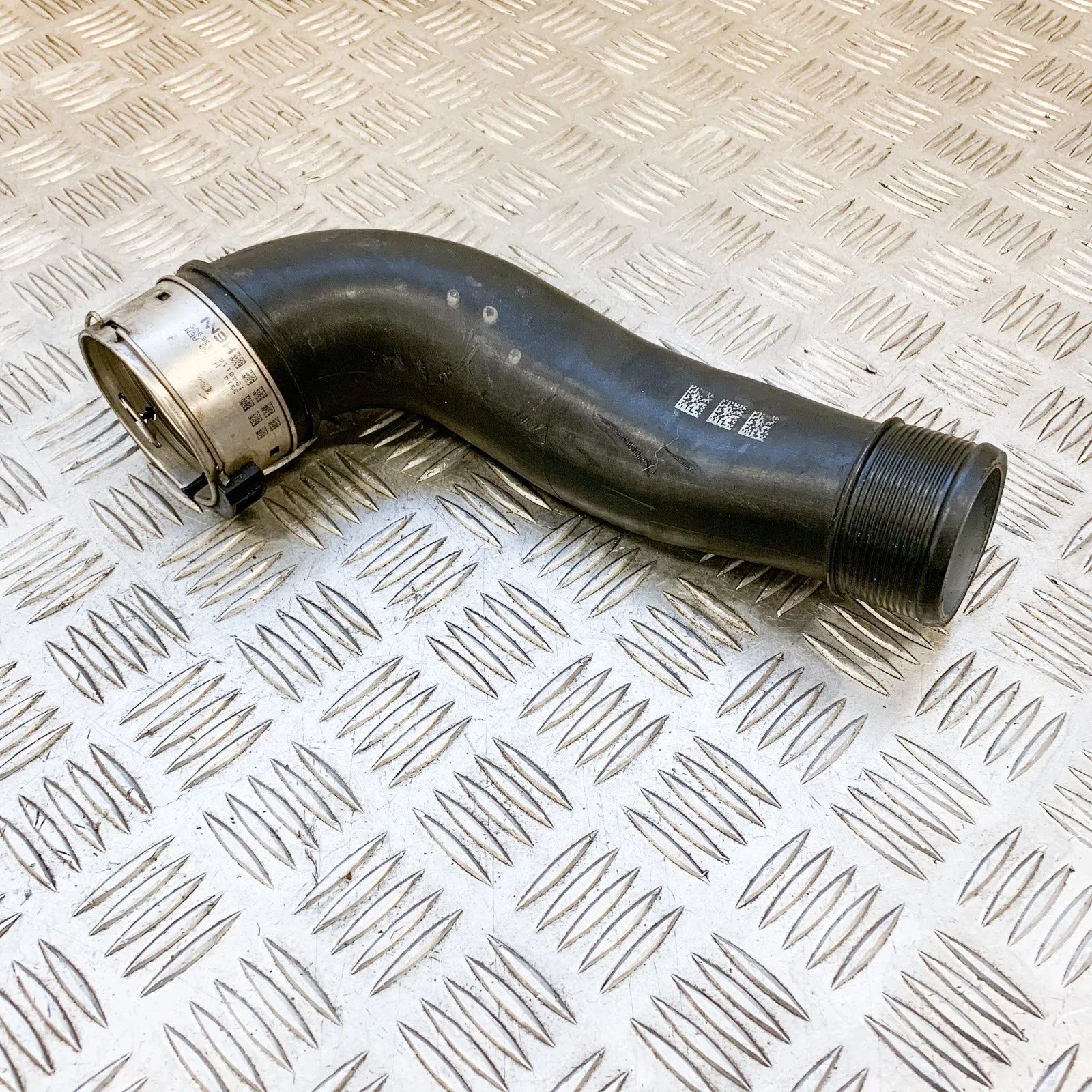 Porsche 911 (991) Intercooler hose — left