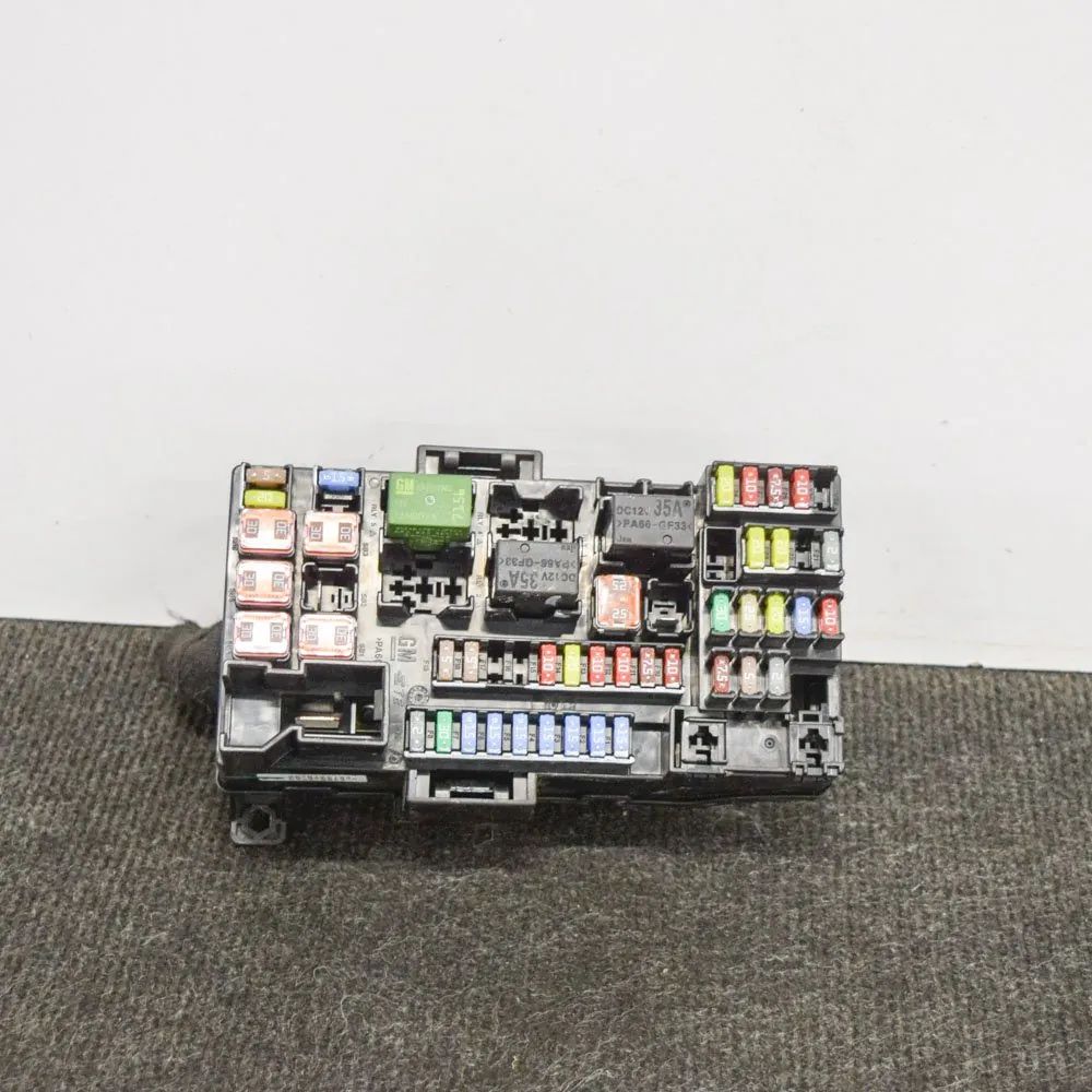 Opel Mokka (A) Fuse box