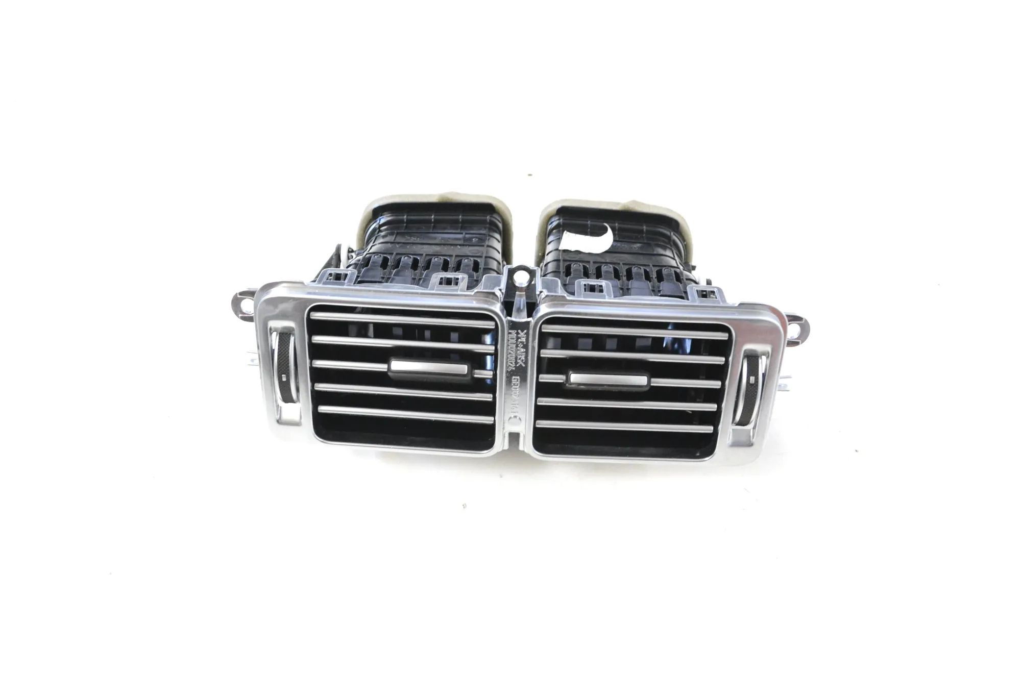 Land Rover Range Rover (L405) Dashboard Air Vents Dashboard Air Vents — LAND ROVER RANGE ROVER (I...