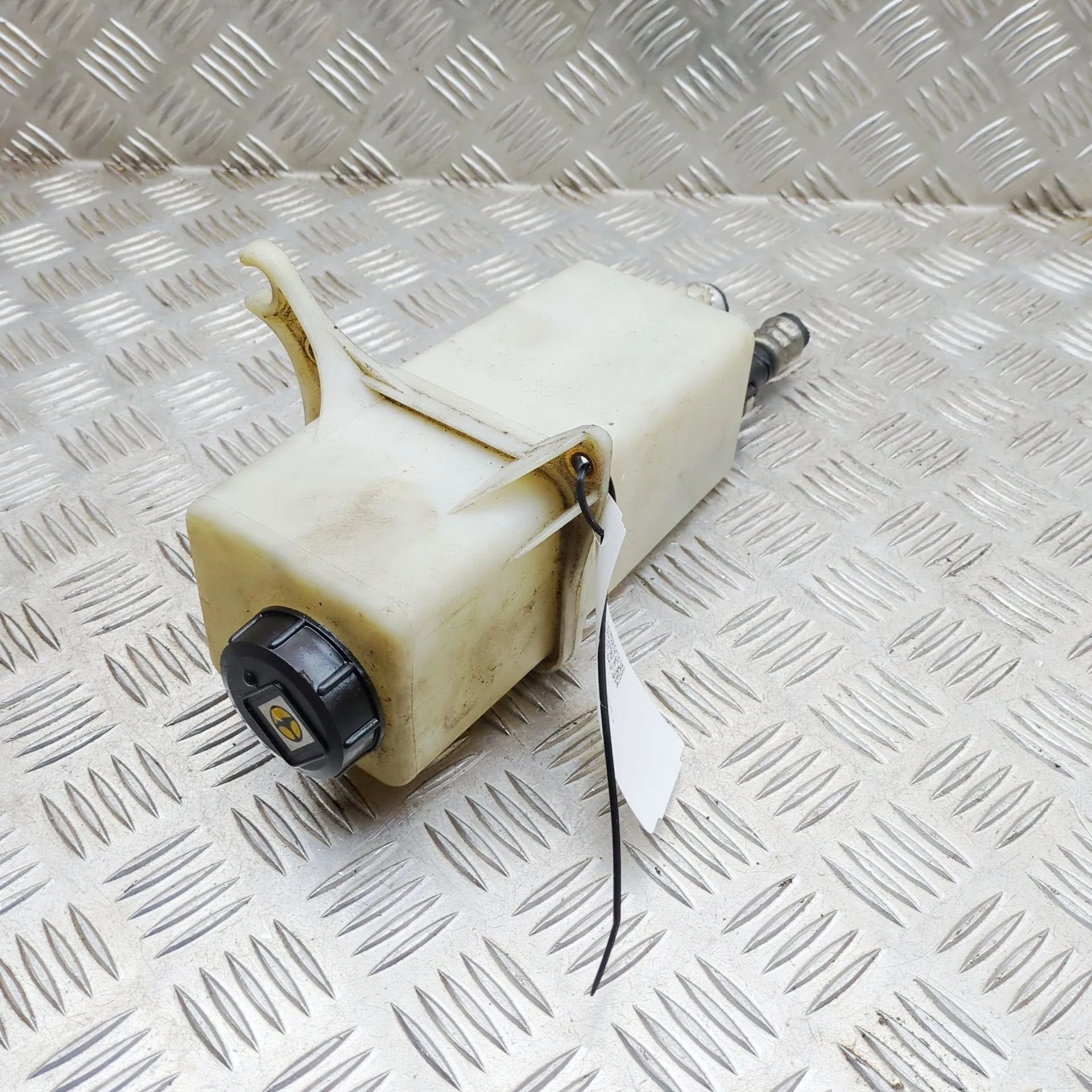 Fiat Ducato Power Steering Fluid Tank Power Steering Fluid Tank — FIAT DUCATO III (25...