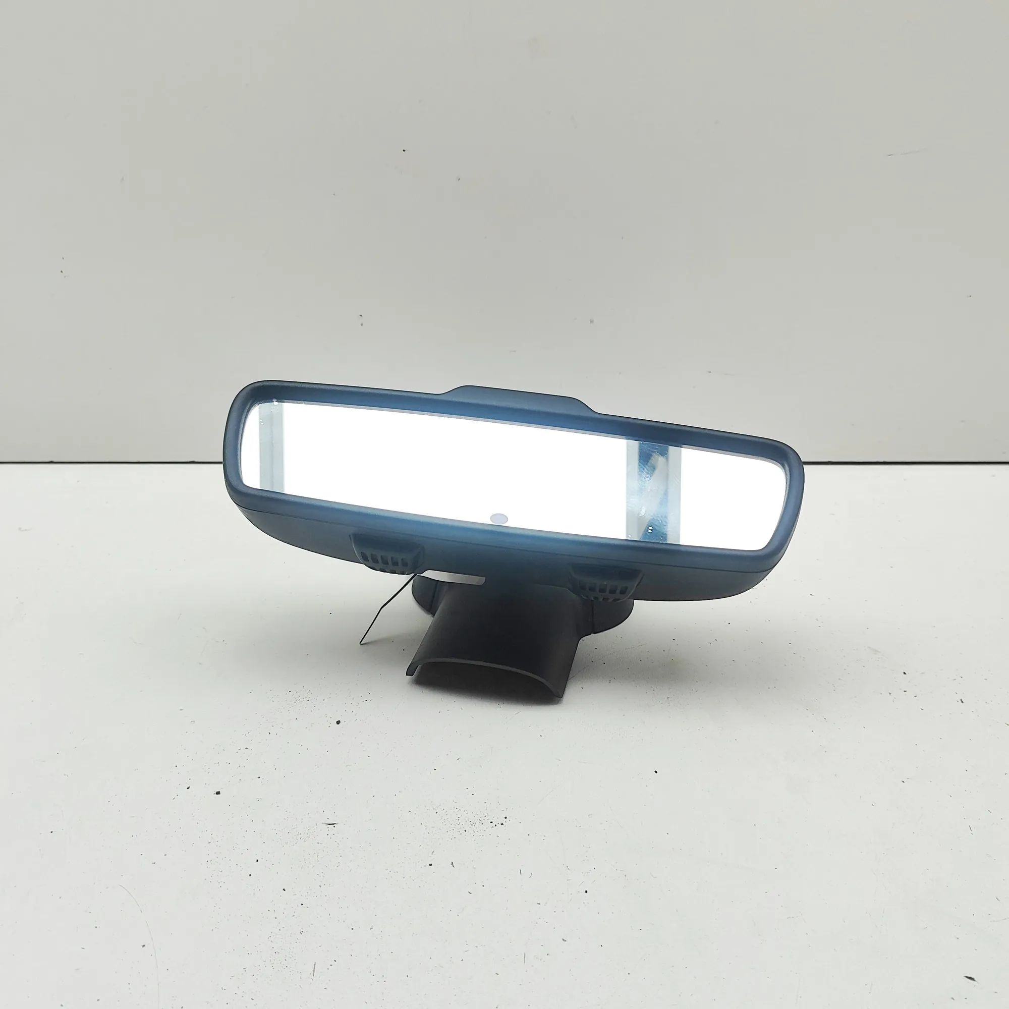 Jeep Cherokee (KL) Interior Rear View Mirror Interior Rear View Mirror — JEEP CHEROKEE (KL) ...