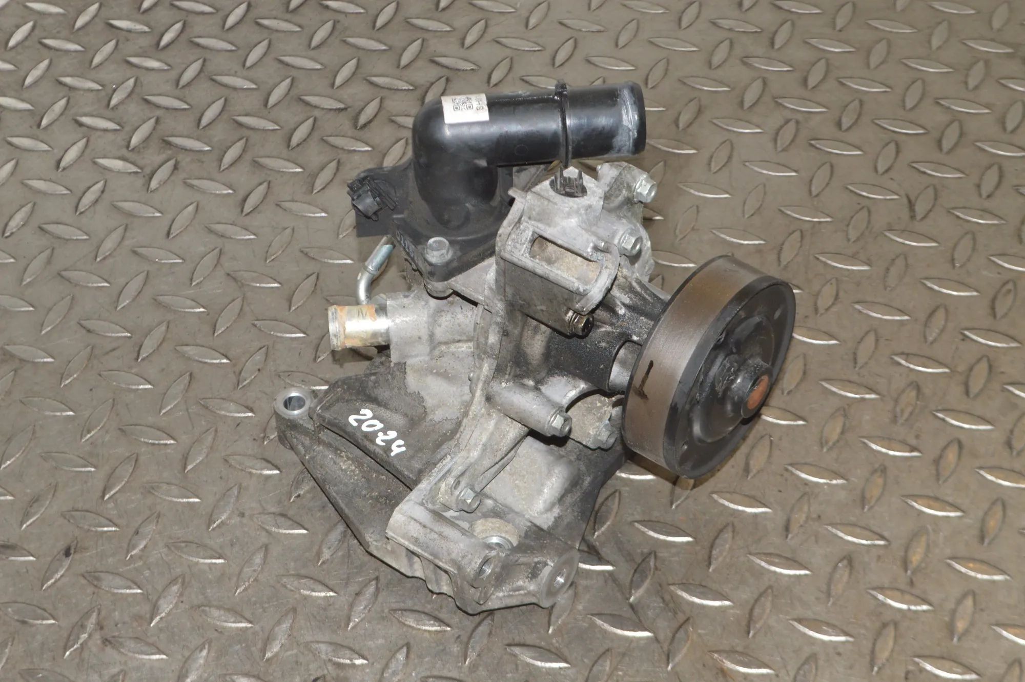Mazda 6 (GJ / GL) водяной насос Water pump — MAZDA 6 (Estate GJ, GL) (2012-...)...