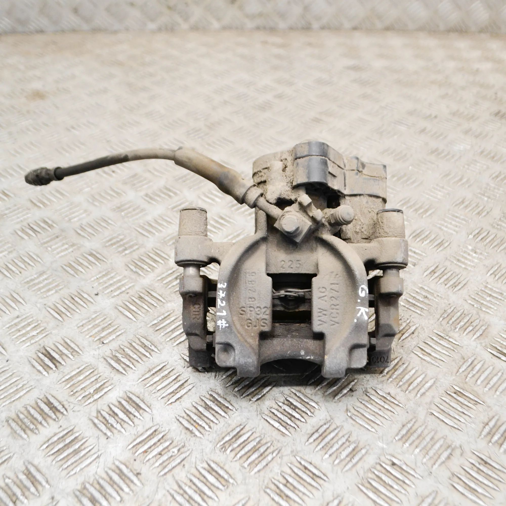 Skoda Karoq Brake caliper — rear left Brake caliper — rear left — SKODA KAROQ (NU7) (...