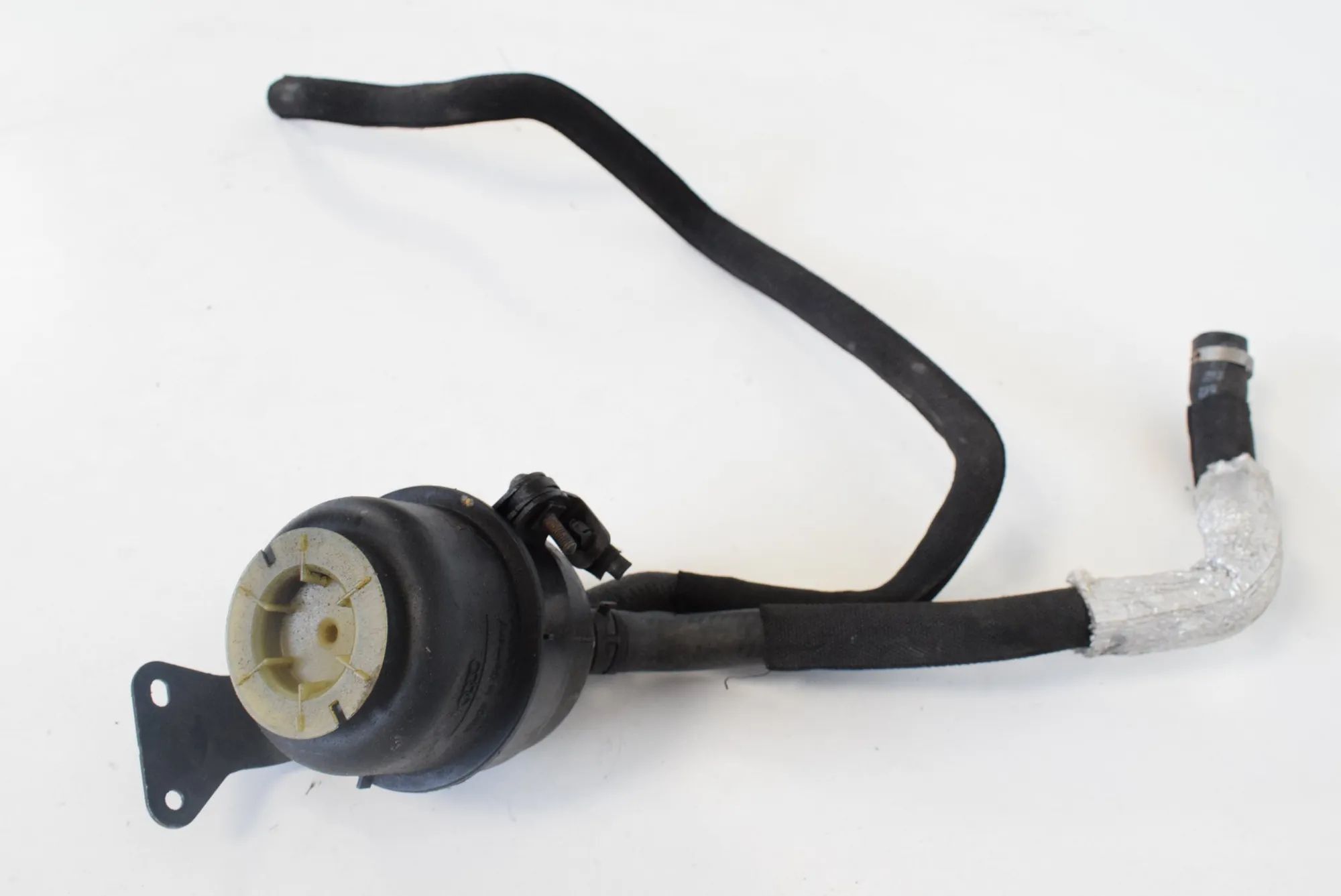 Audi A5 (B8) Power steering fluid reservoir Power steering fluid reservoir — AUDI A5 (Sport...