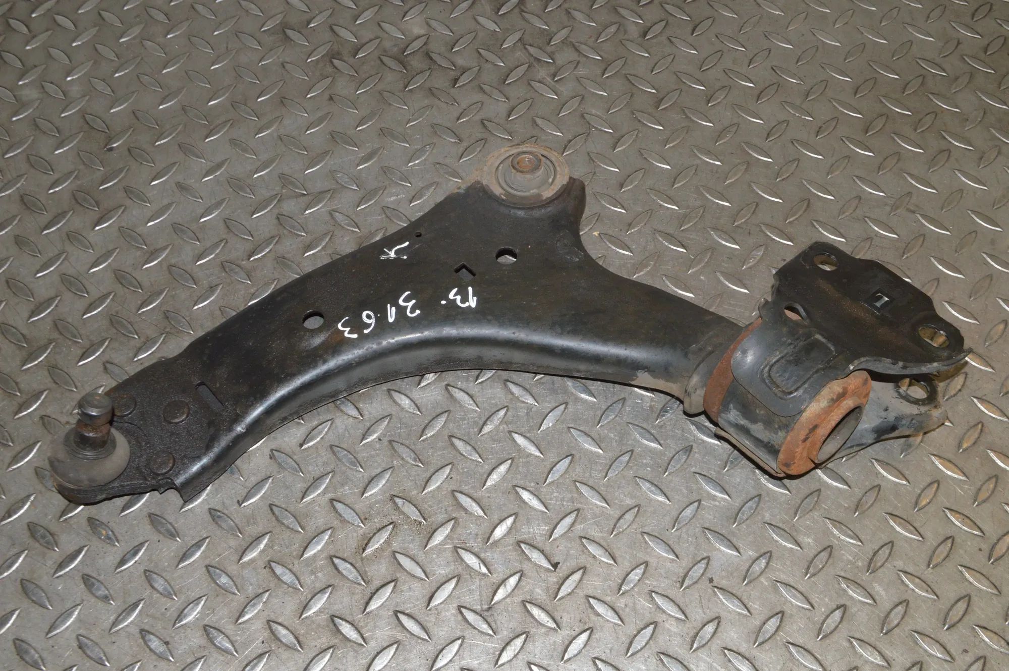 Volvo XC60 Front Left Lower Control Arm Front Left Lower Control Arm — VOLVO XC60 (2008...