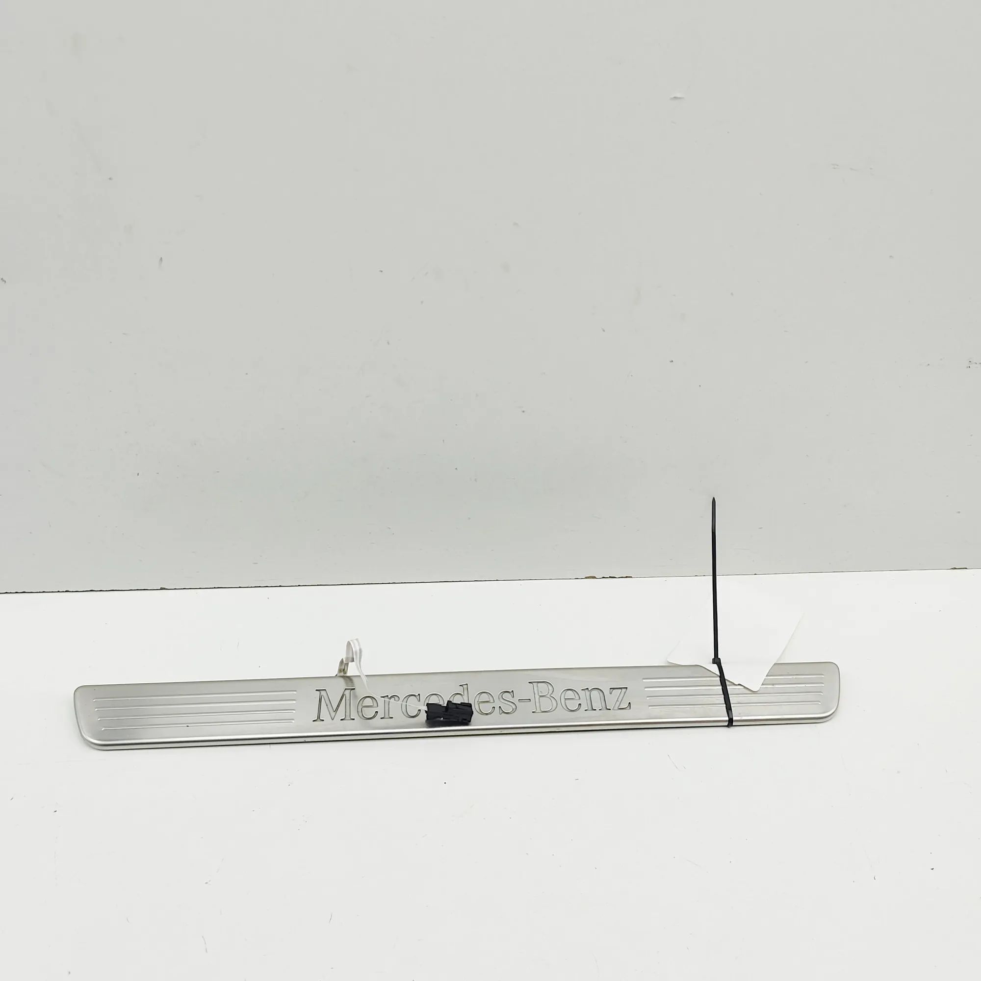 Mercedes-Benz CLA (C117) Interior sill trim — front left Interior sill trim — front left — MERCEDES BENZ...