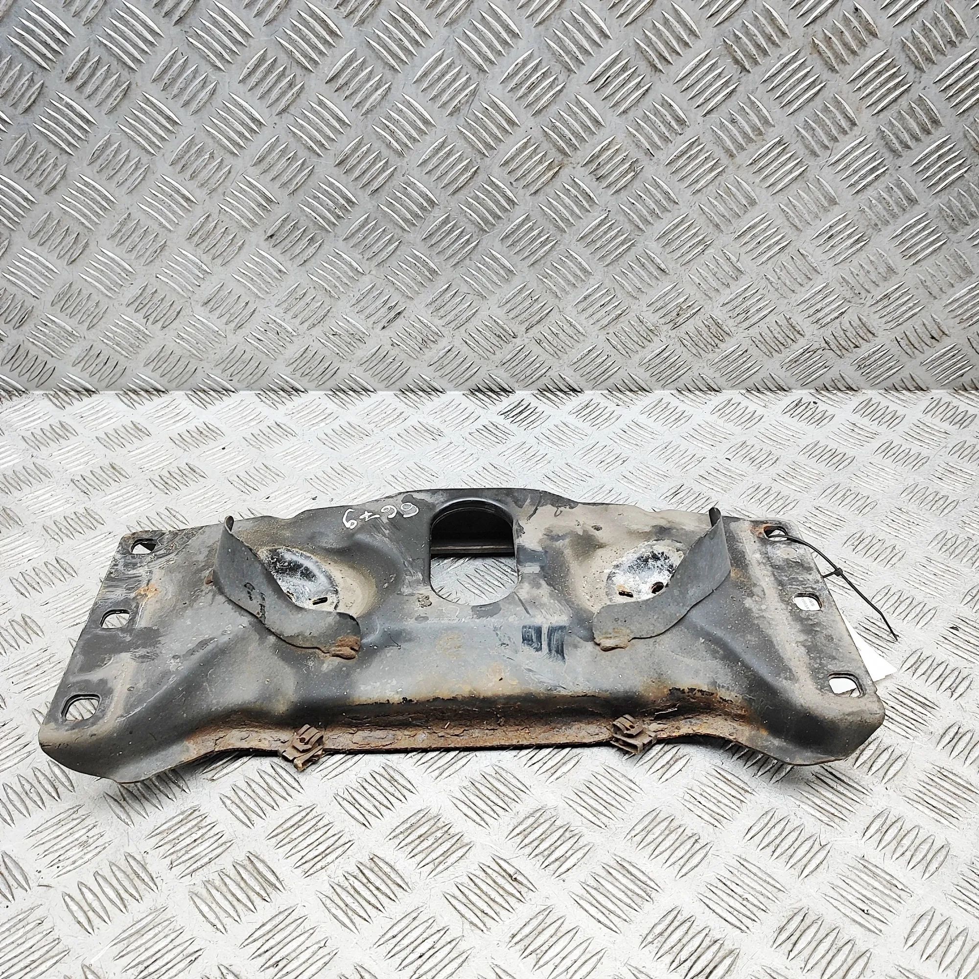 Porsche Panamera Gearbox Support Mount Bracket