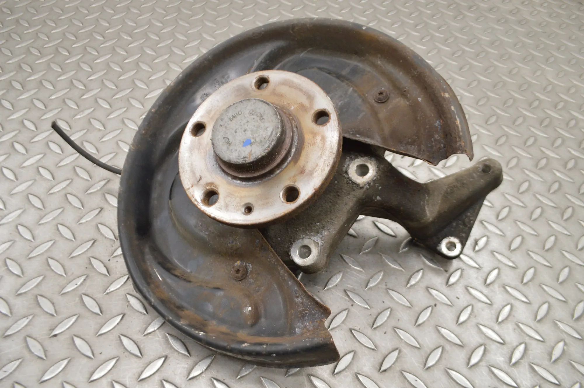 Audi TT (8J) Rear Left Wheel Hub Spindle Rear Left Wheel Hub Spindle — AUDI TT (8J) (200...