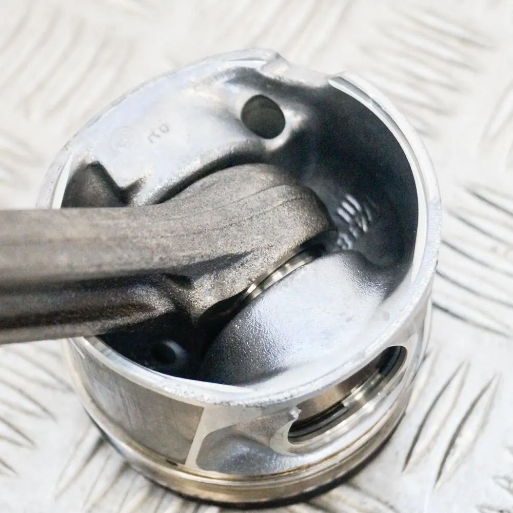 Volvo V60 Piston