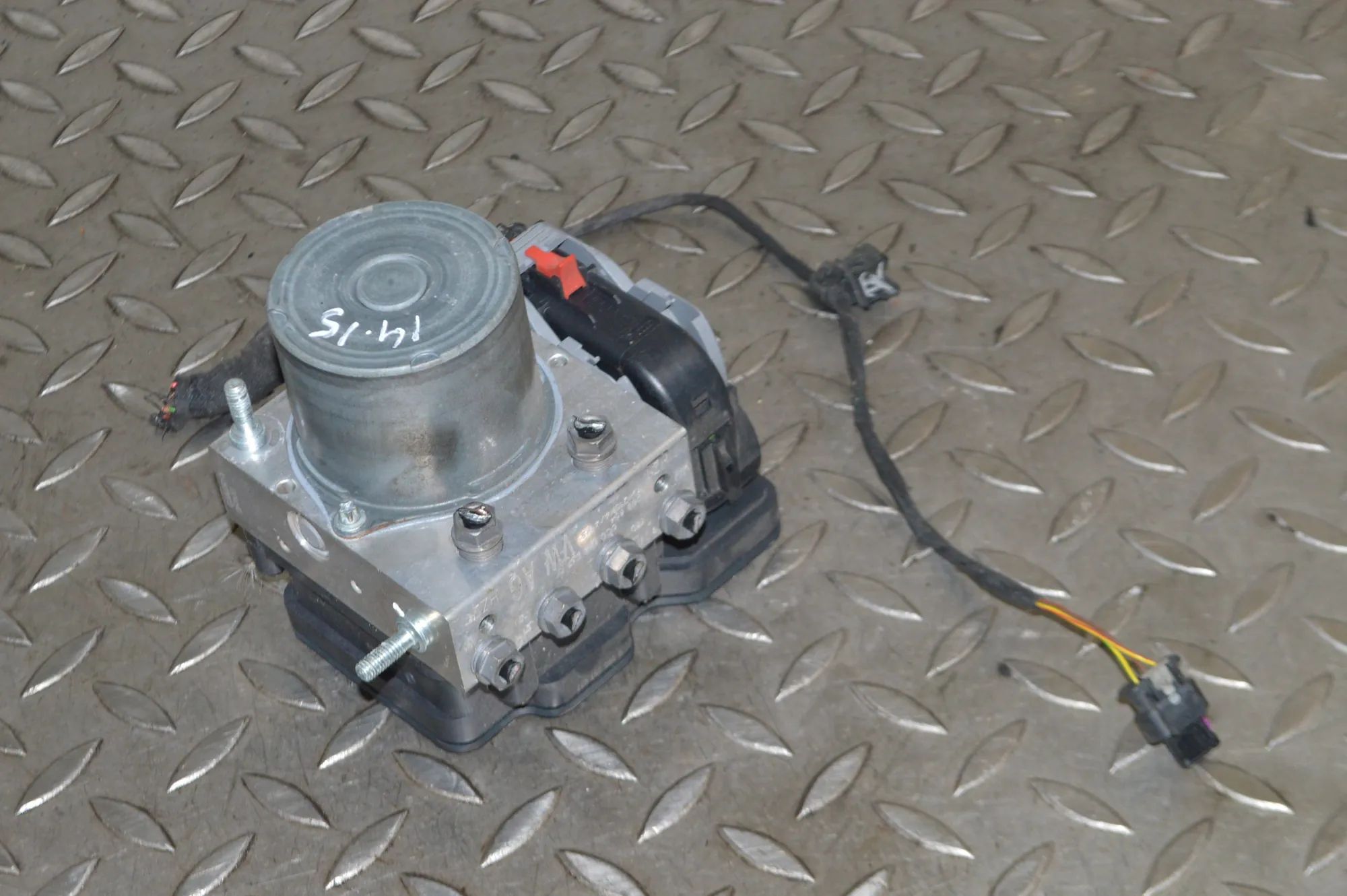 Audi A1 (8X) ABS hydraulic pump ABS Pump — AUDI A1 (Sportback 8XA, 8XF) (2011-2...