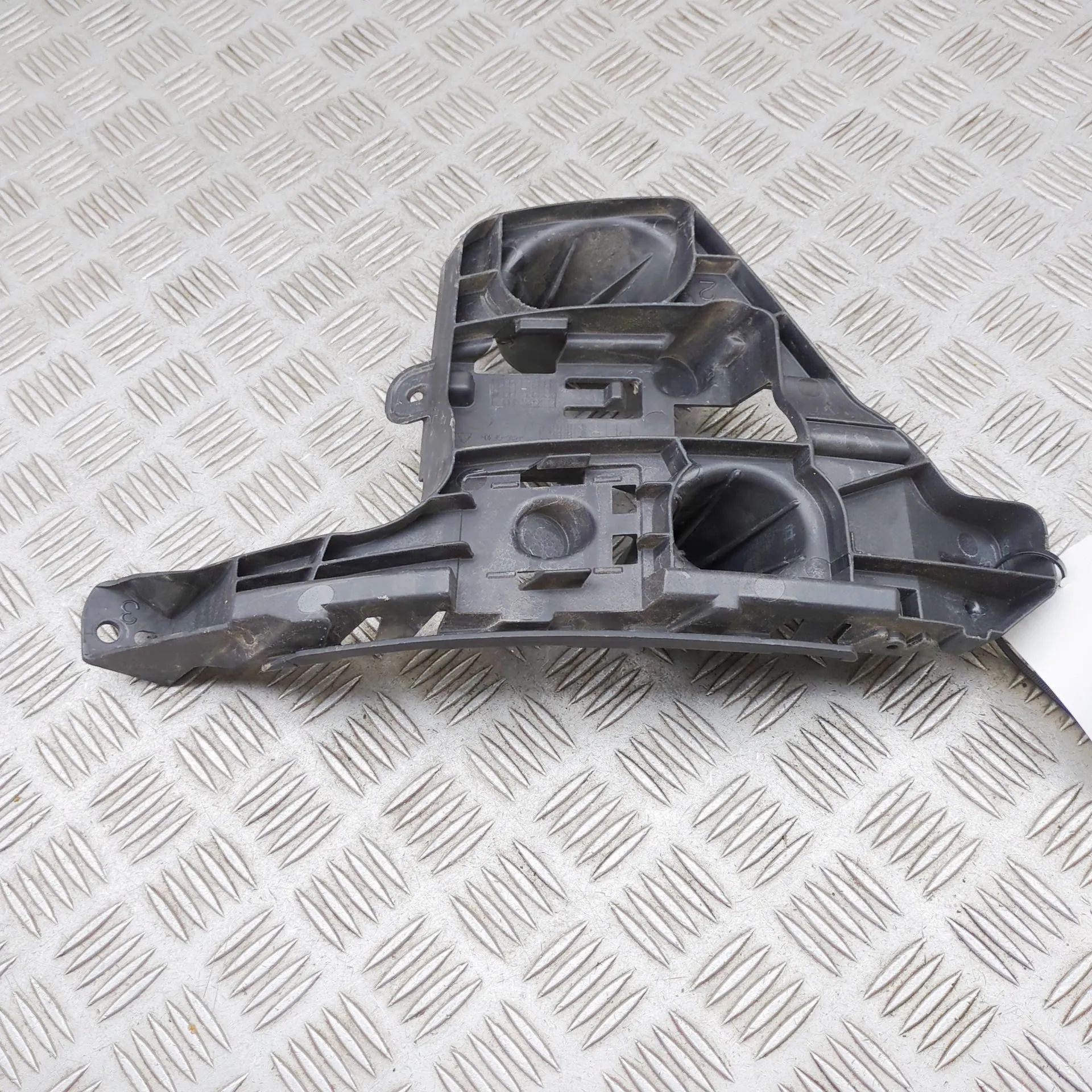 Audi e-tron GT (FW) Rear Right Bumper Bracket Rear Right Bumper Bracket — AUDI E-TRON GT (Sal...