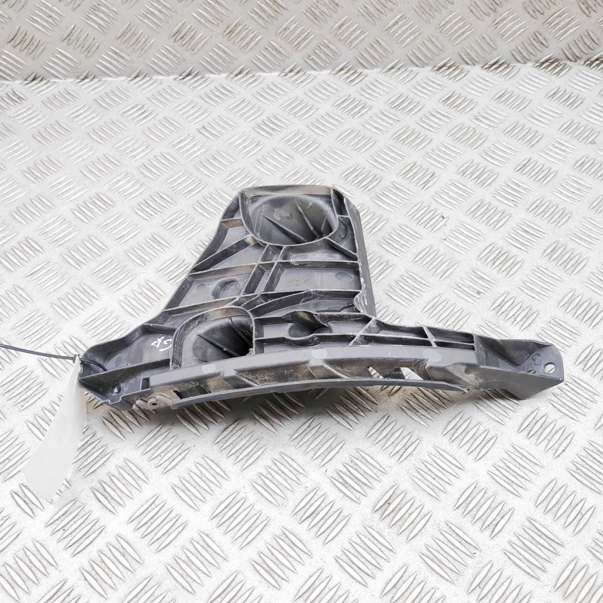 Audi e-tron GT (FW) Rear Left Bumper Bracket Rear Left Bumper Bracket — AUDI E-TRON GT (Salo...