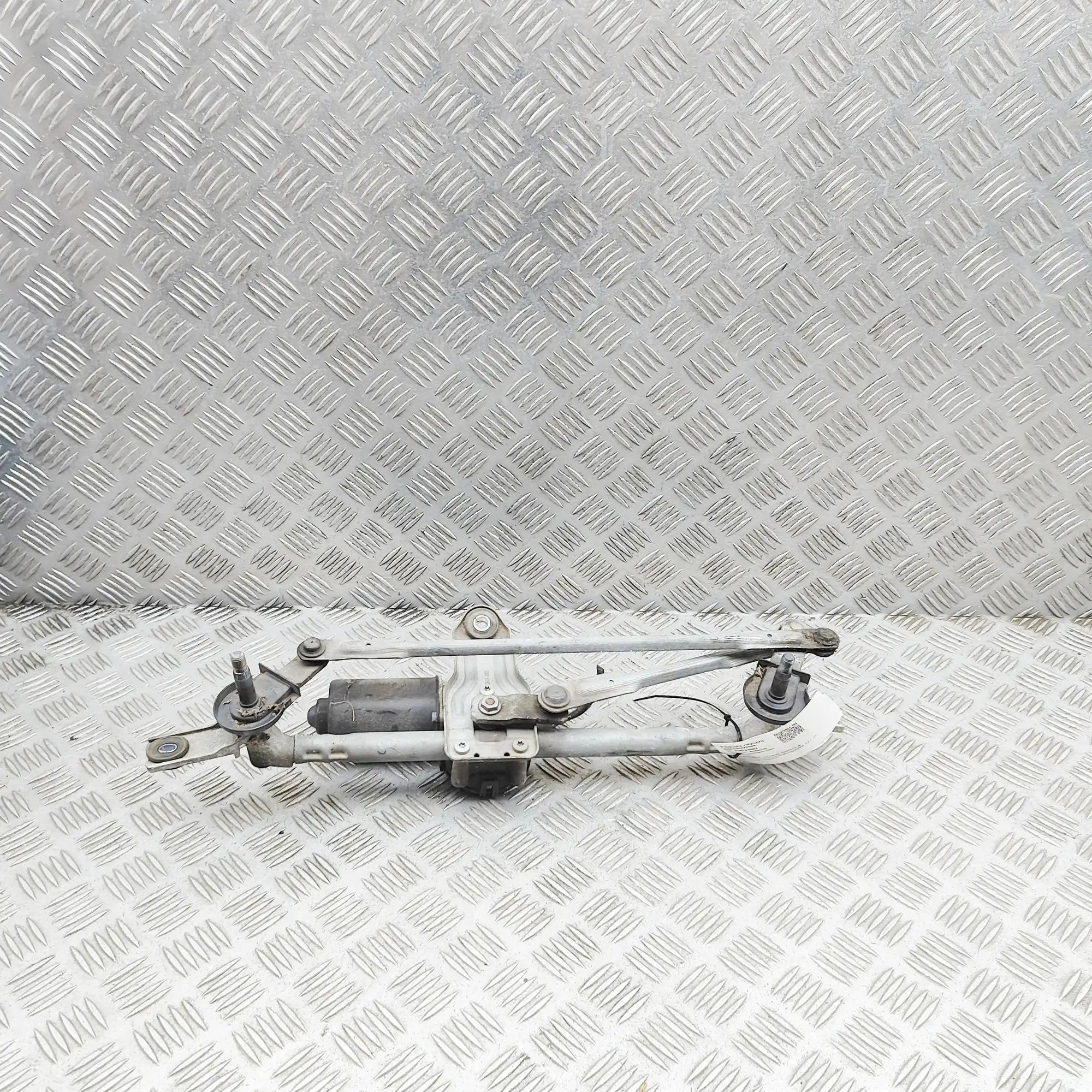Hyundai Santa Fe Front Windshield Wiper Mechanism Front Windshield Wiper Mechanism — HYUNDAI SANT...