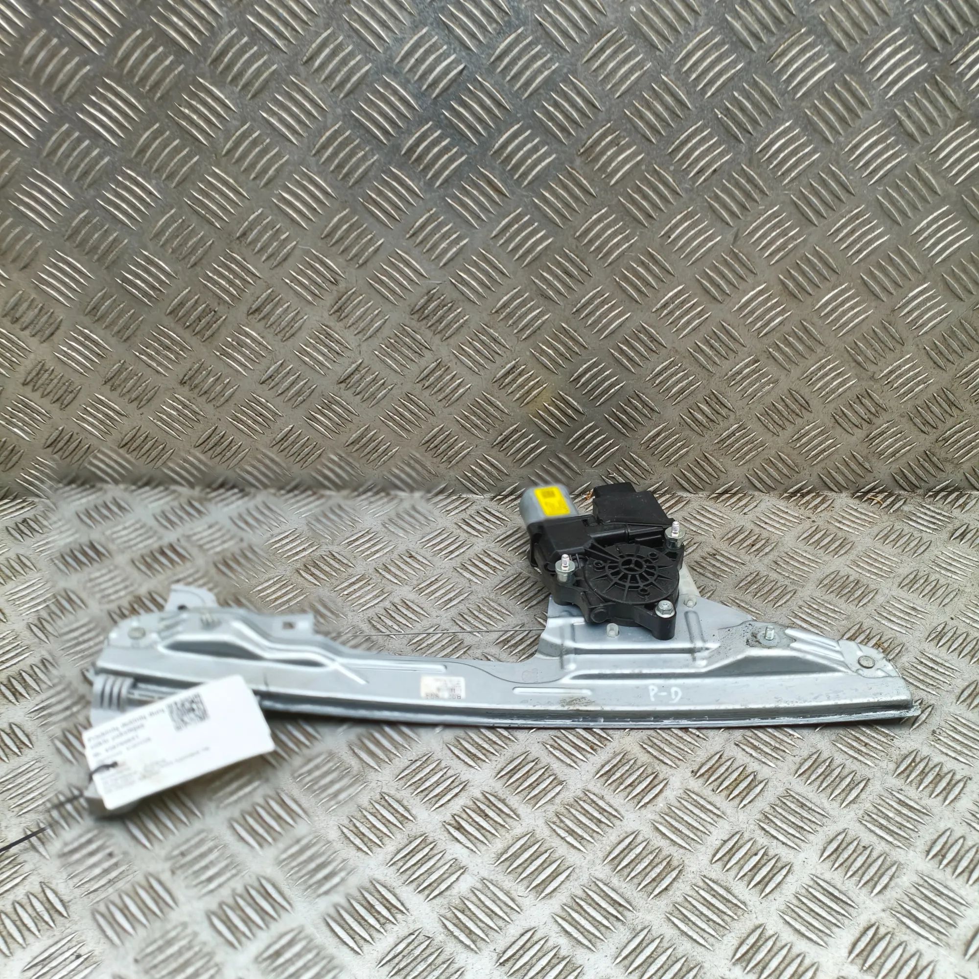 Hyundai Kona Front Right Door Window Regulator Front Right Door Window Regulator — HYUNDAI KON...