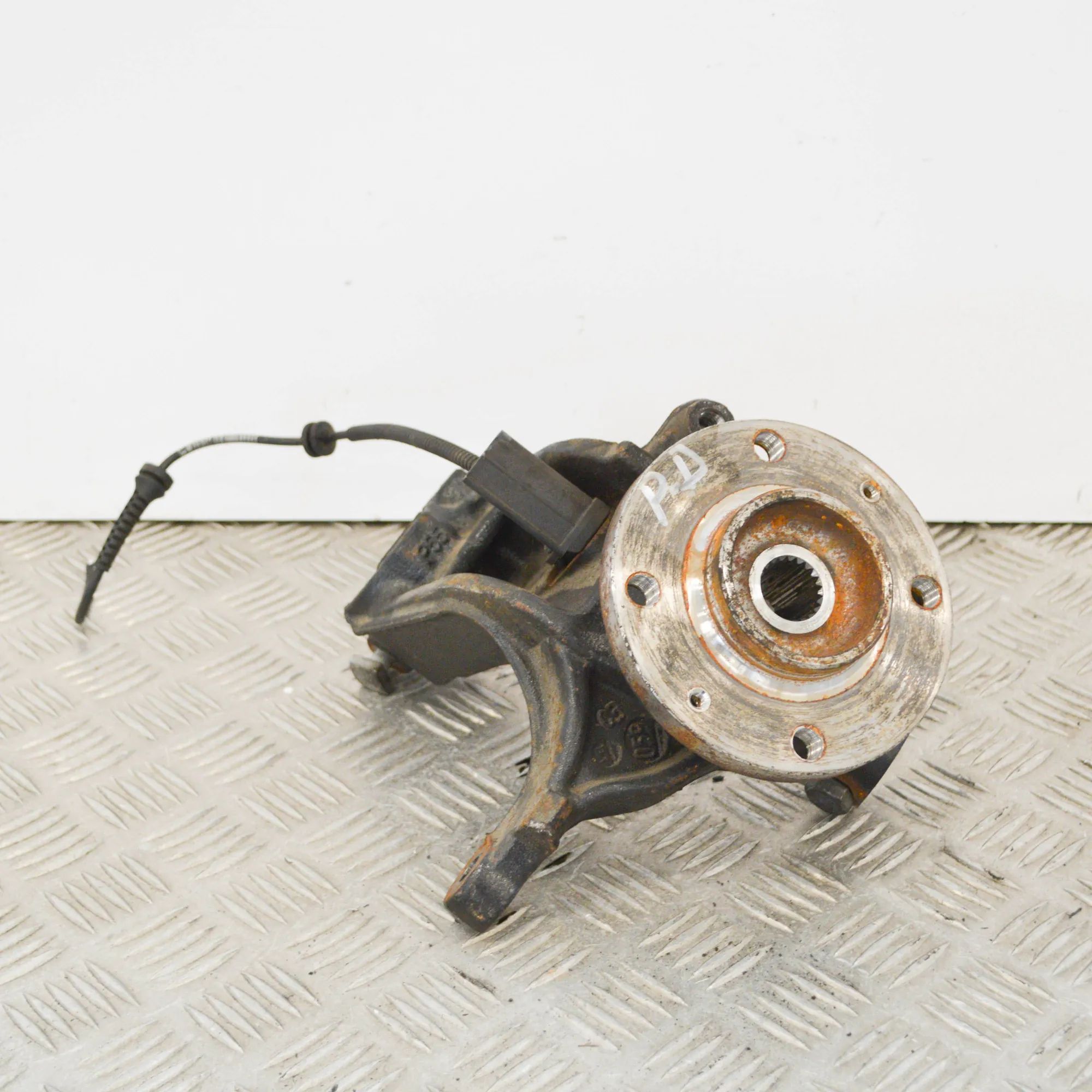 Citroen C3 Front Right Wheel Hub Front Right Wheel Hub — CITROEN C3 (III SX) (20...
