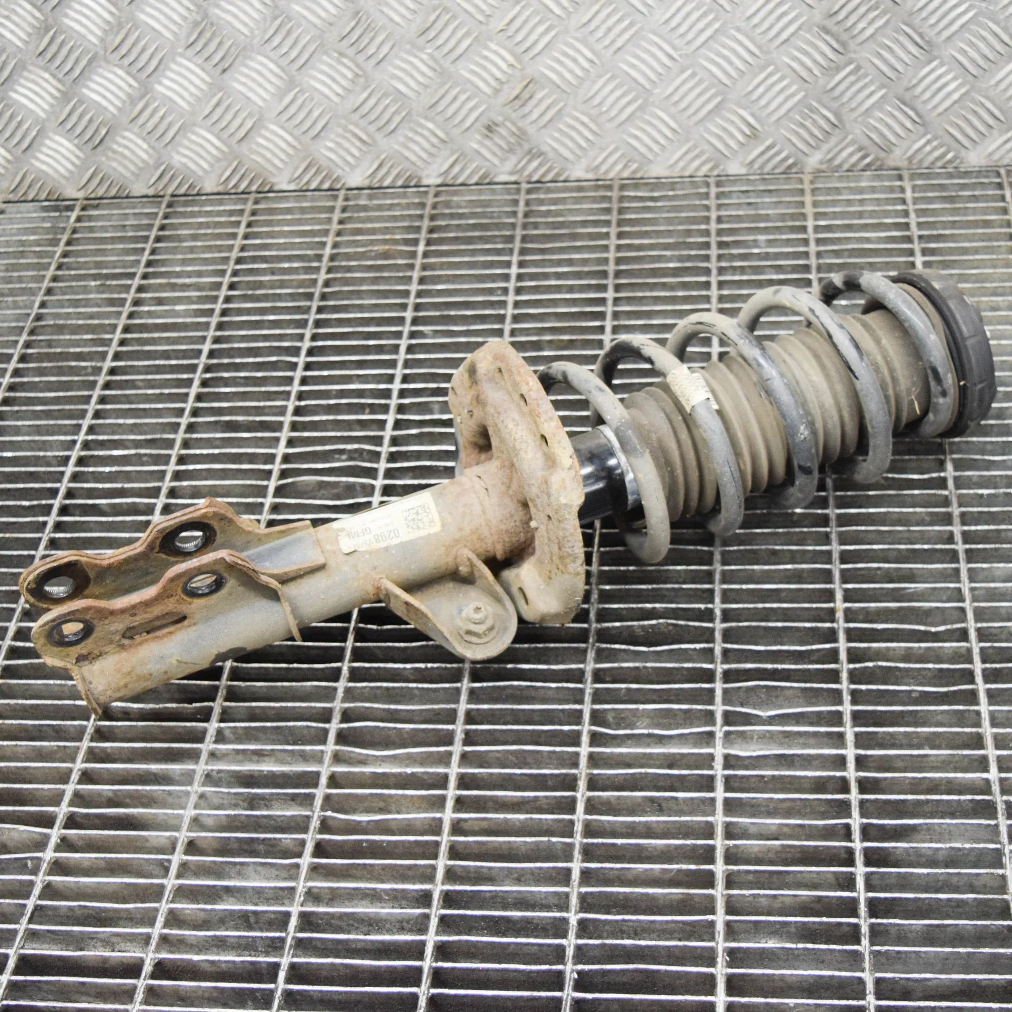 Opel Mokka (A) Shock absorber — front left