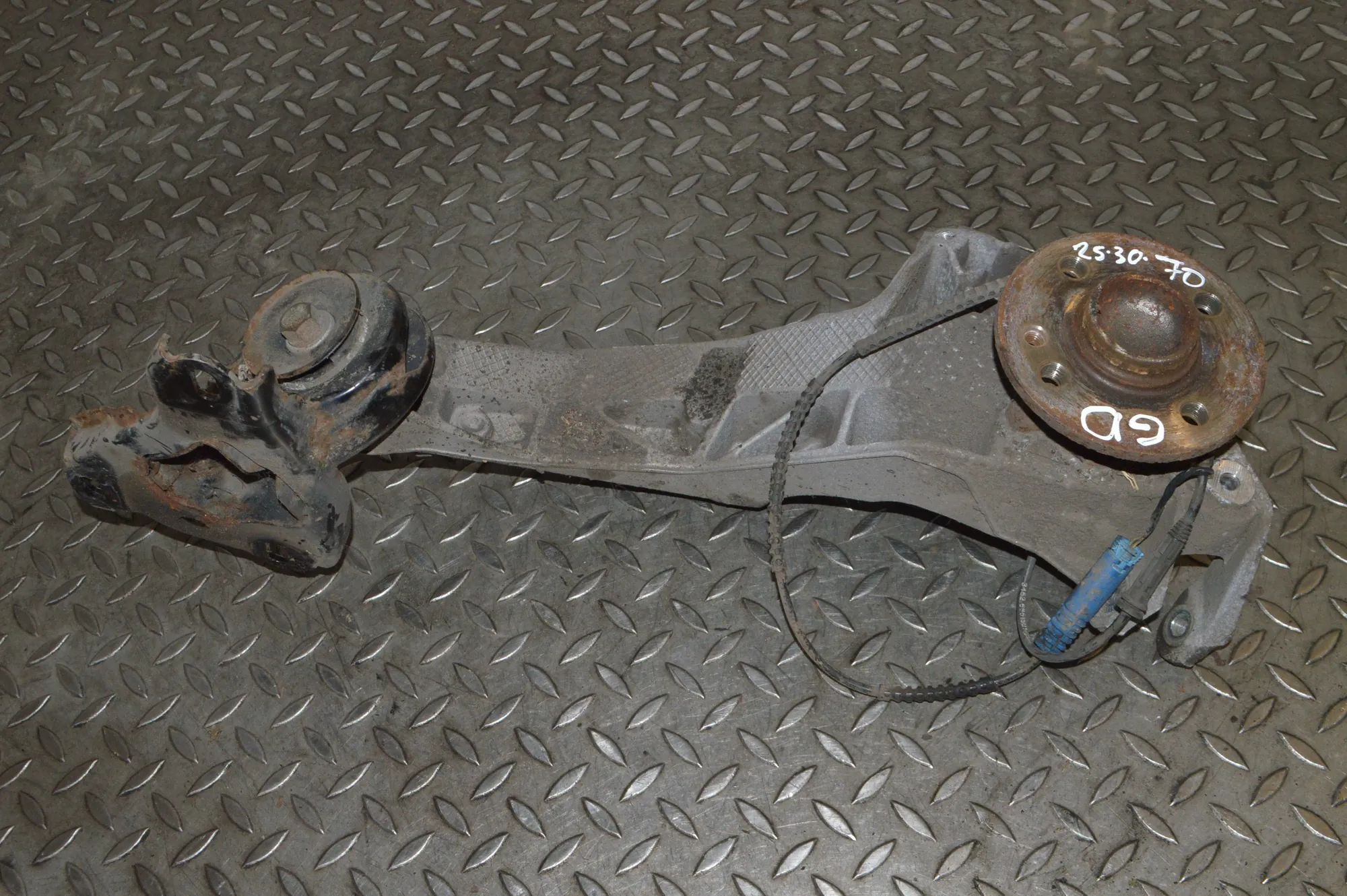 Mini One, Cooper, Clubman (R55 - R59) Rear Right Wheel Hub Rear Right Wheel Hub — MINI CLUBMAN (R55) (2006...