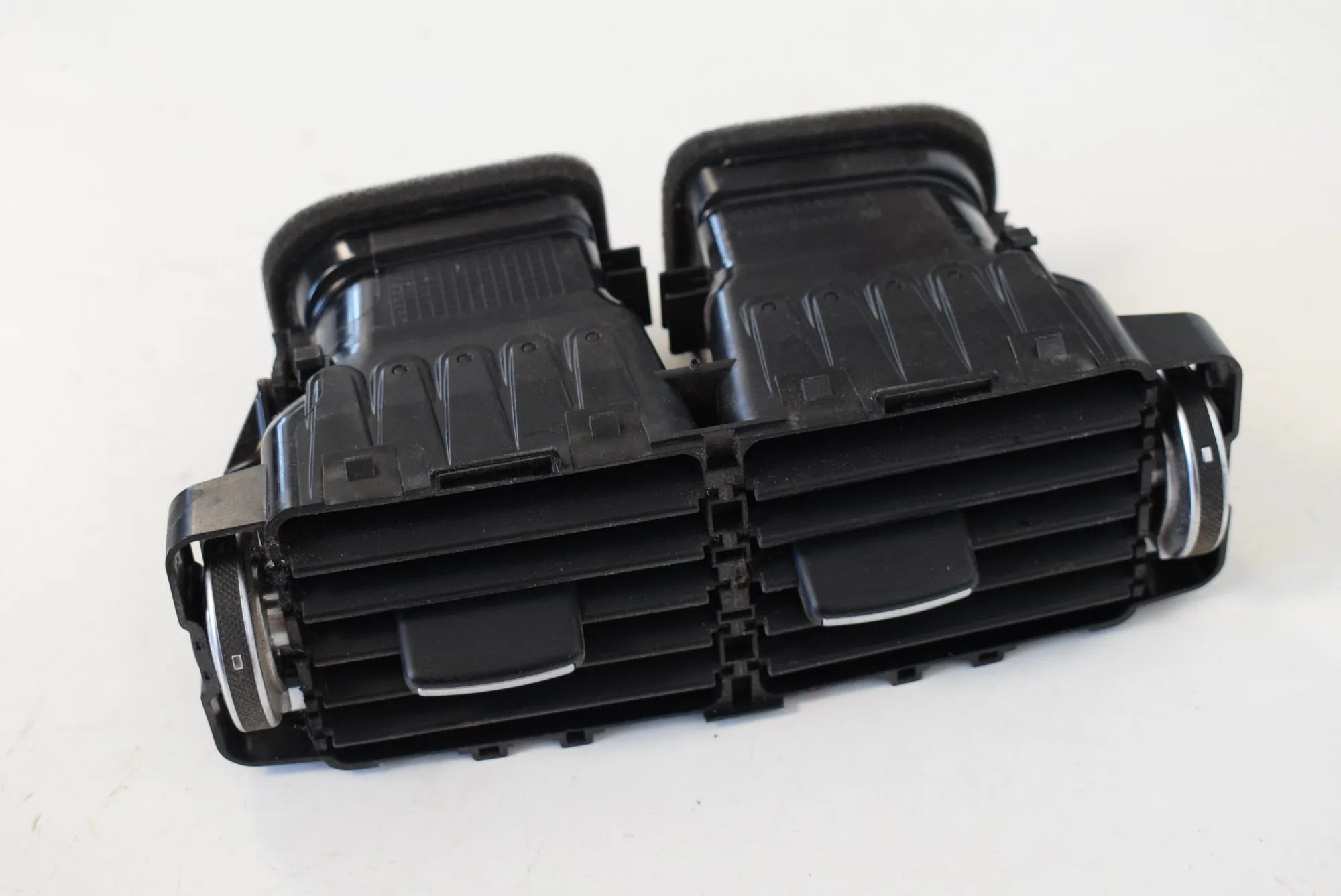Land Rover Range Rover Evoque Dashboard Air Vents Dashboard Air Vents — LAND ROVER RANGE ROVER EV...