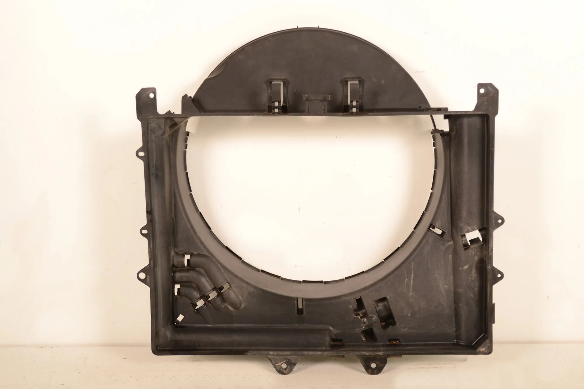 Land Rover Discovery Engine Cooling Fan Shroud Engine Cooling Fan Shroud — LAND ROVER DISCOVER...