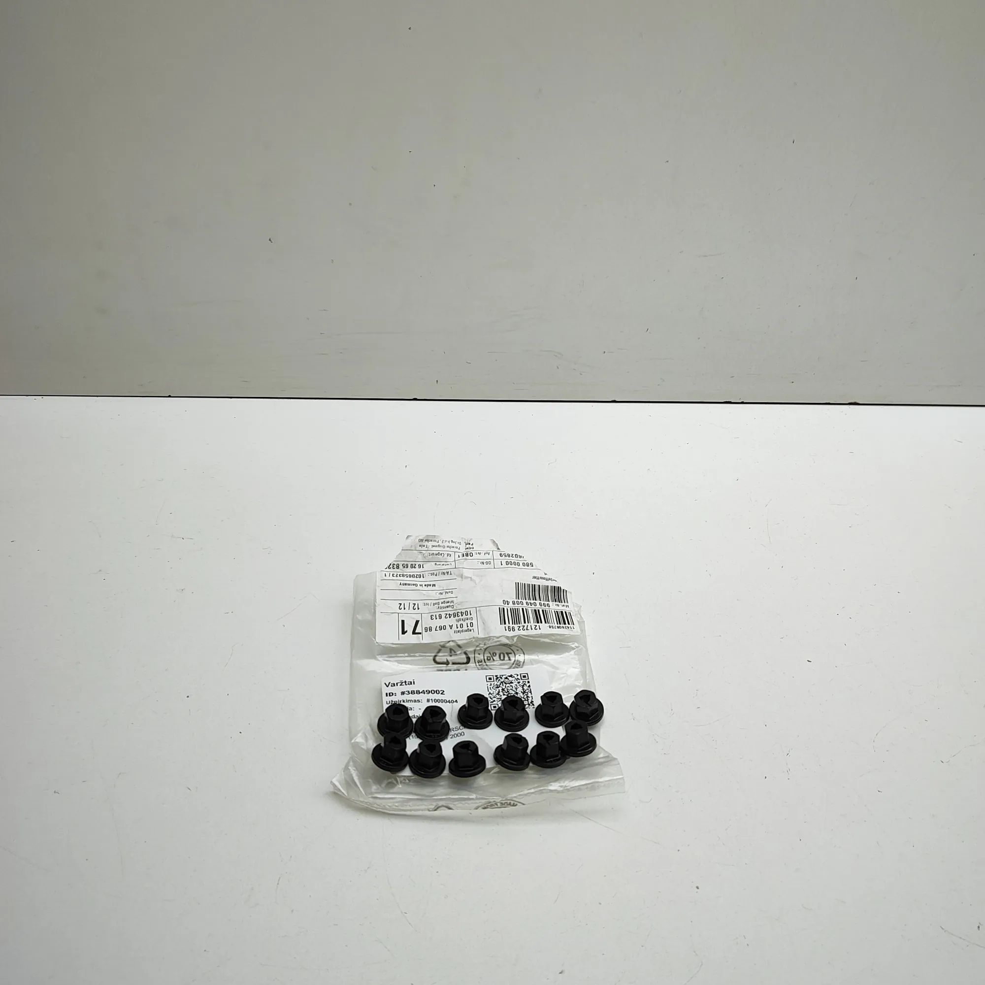 Porsche 911 (996) Bolts