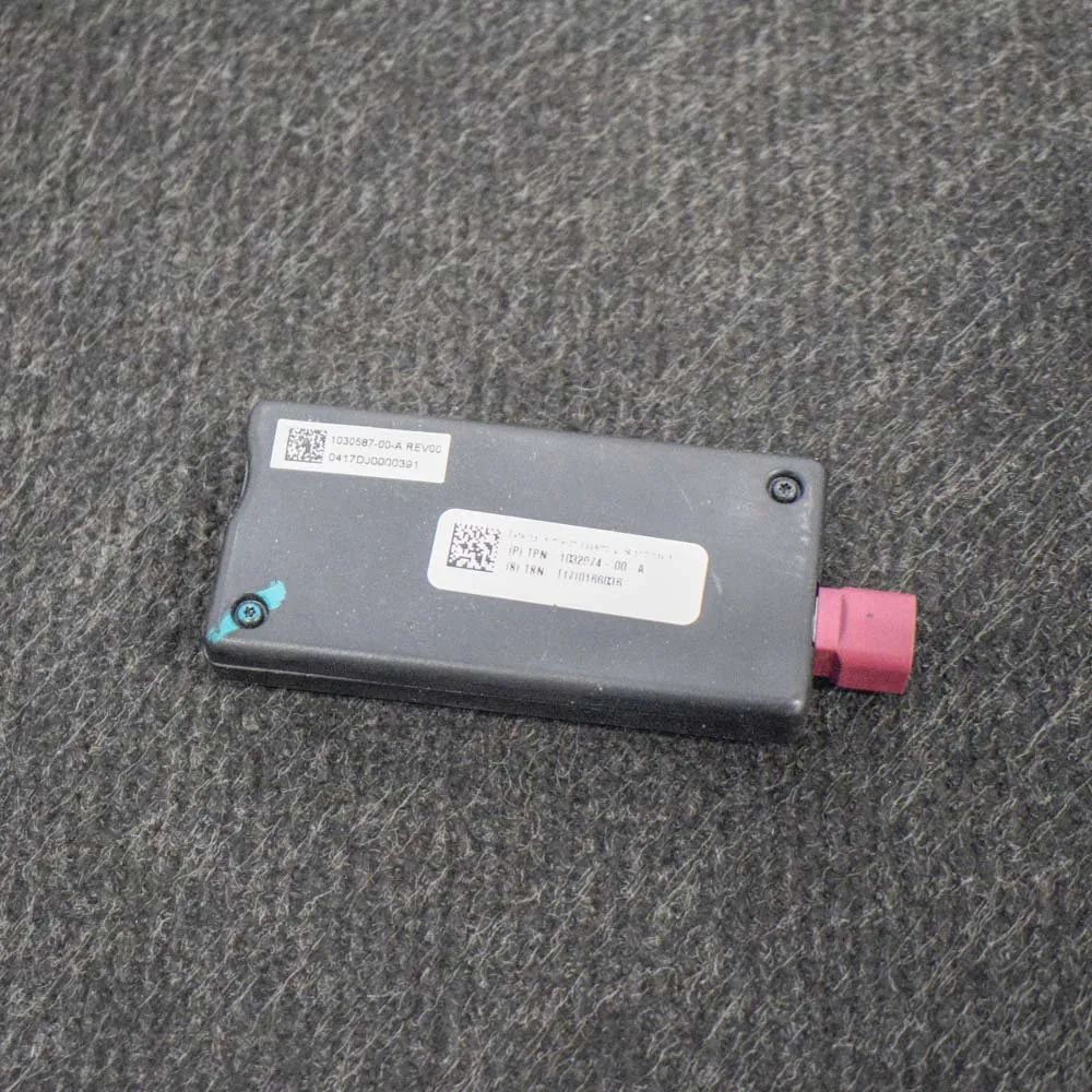 Tesla Model X Antenna Amplifier Antenna Amplifier — TESLA MODEL X (2013-...) — ...