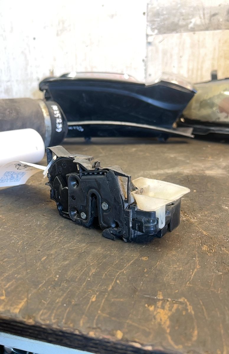 Renault Espace Door lock — front left Door lock — front left — RENAULT ESPACE V (JR) ...