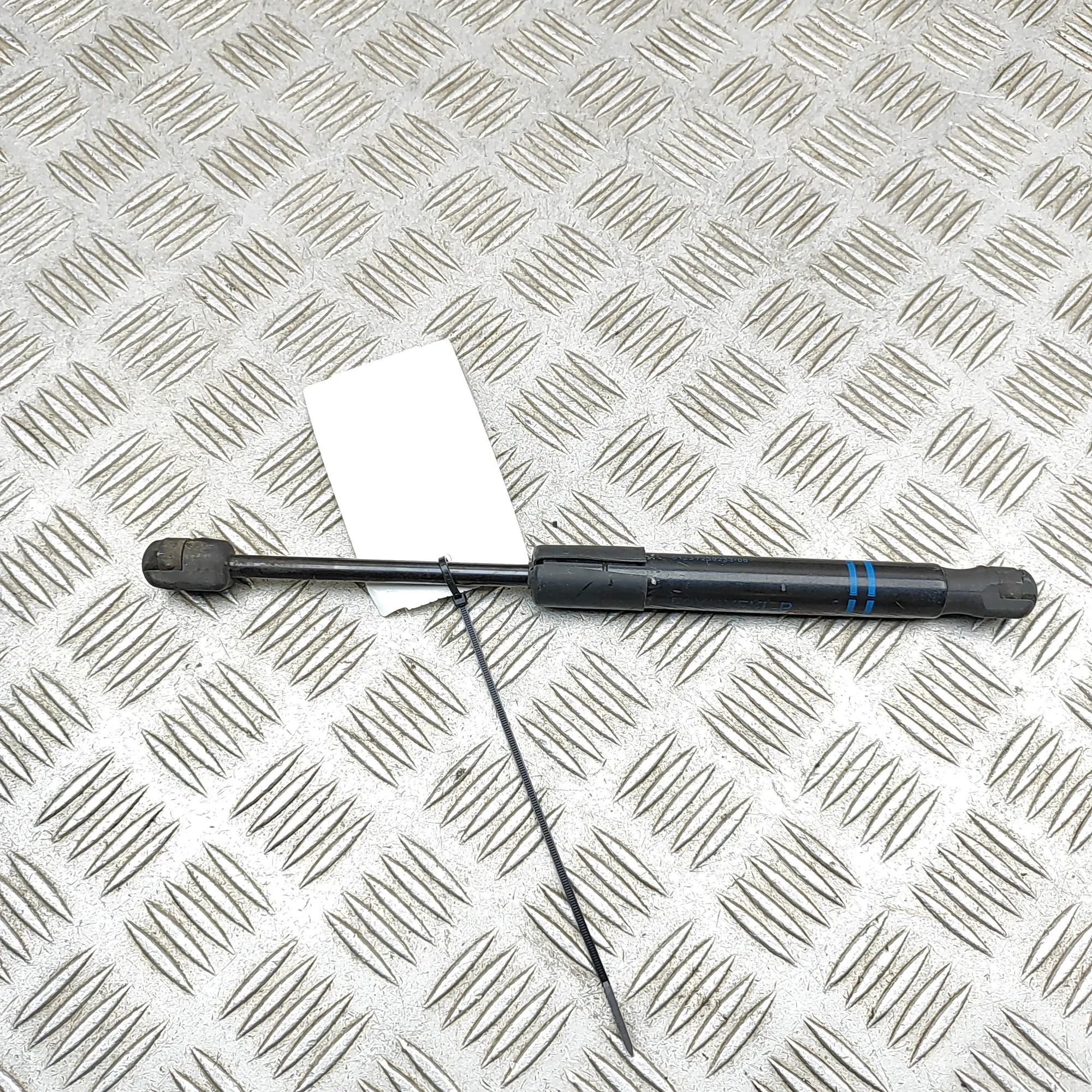 BMW 2 (F22 / F23) Bonnet gas strut — front right Bonnet gas strut — front right — BMW 2 SERIES (...
